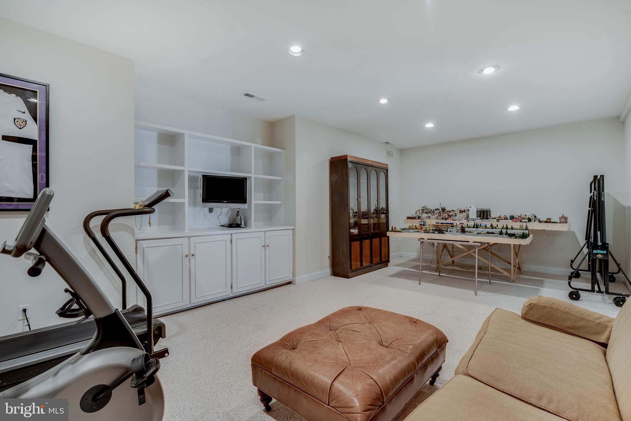 WOODMONT - Residential