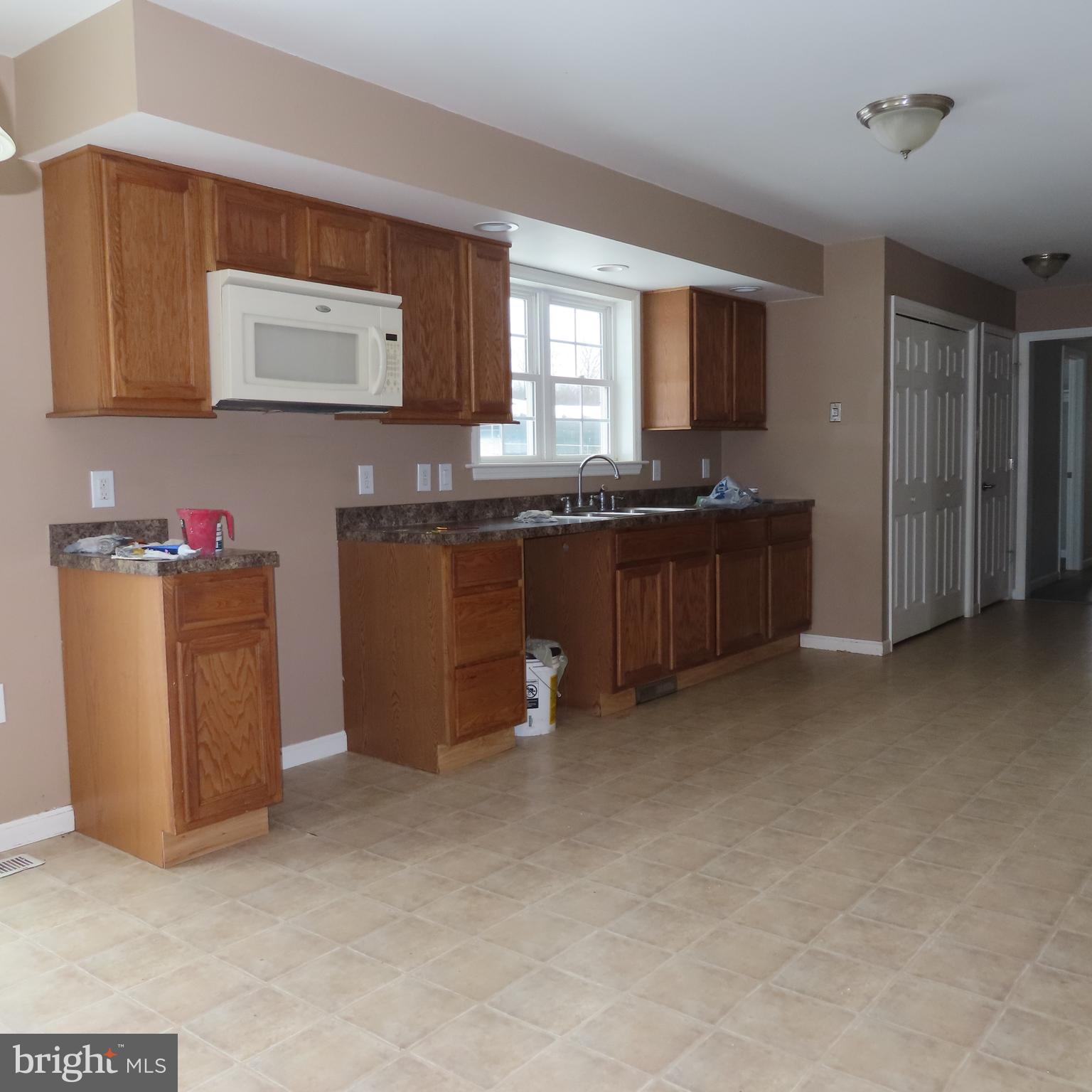 ROLLING ROAD FARM - Residential Lease