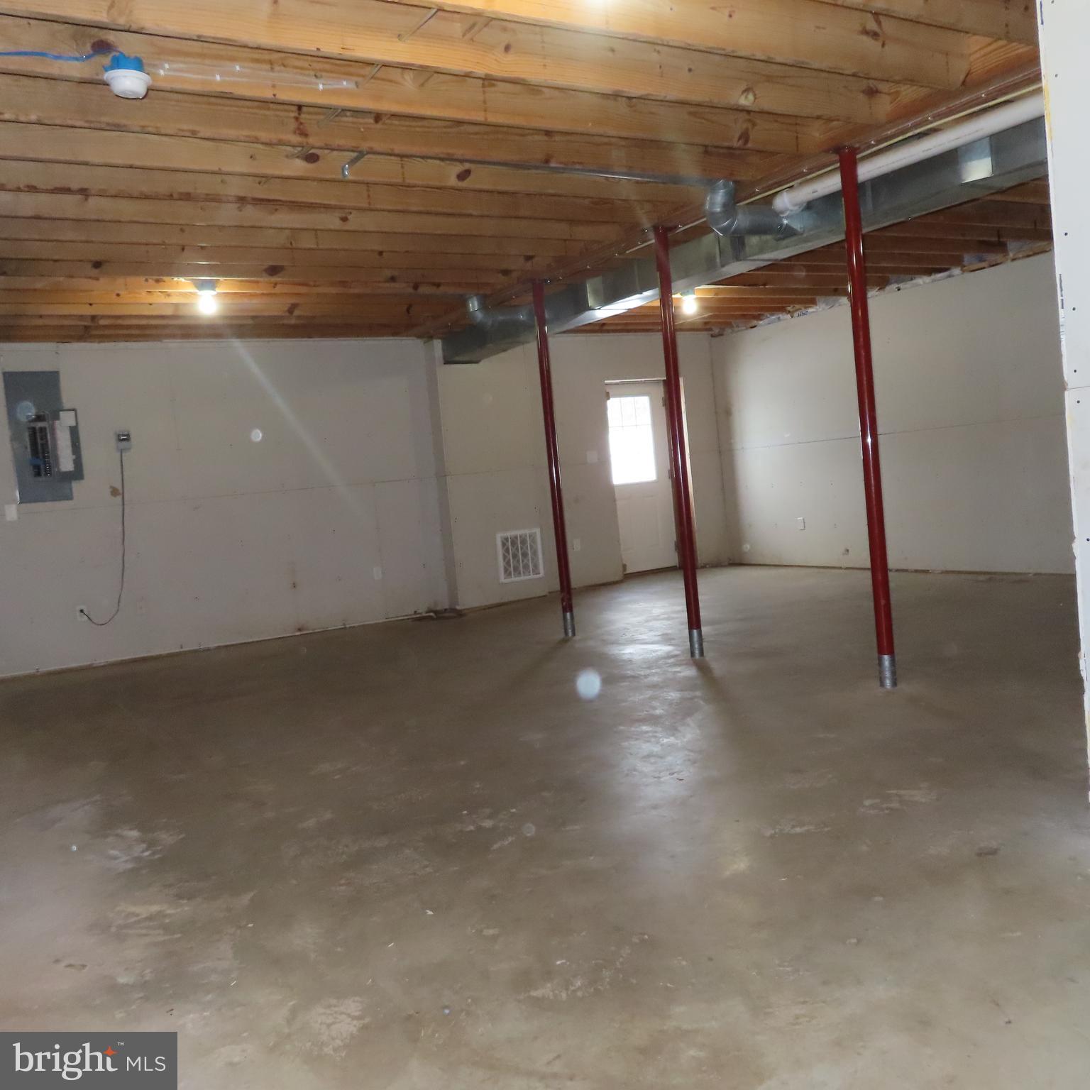 ROLLING ROAD FARM - Residential Lease