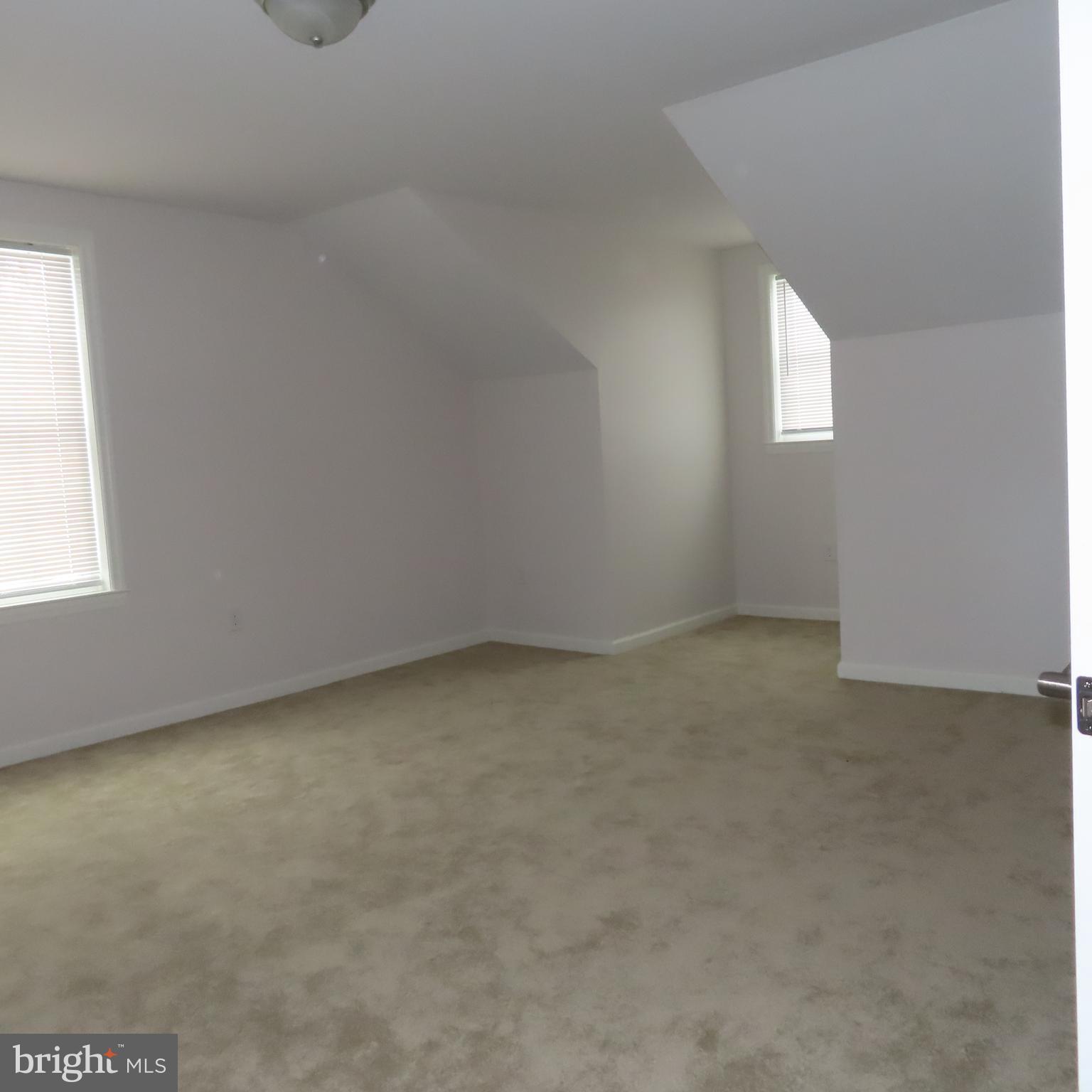 ROLLING ROAD FARM - Residential Lease