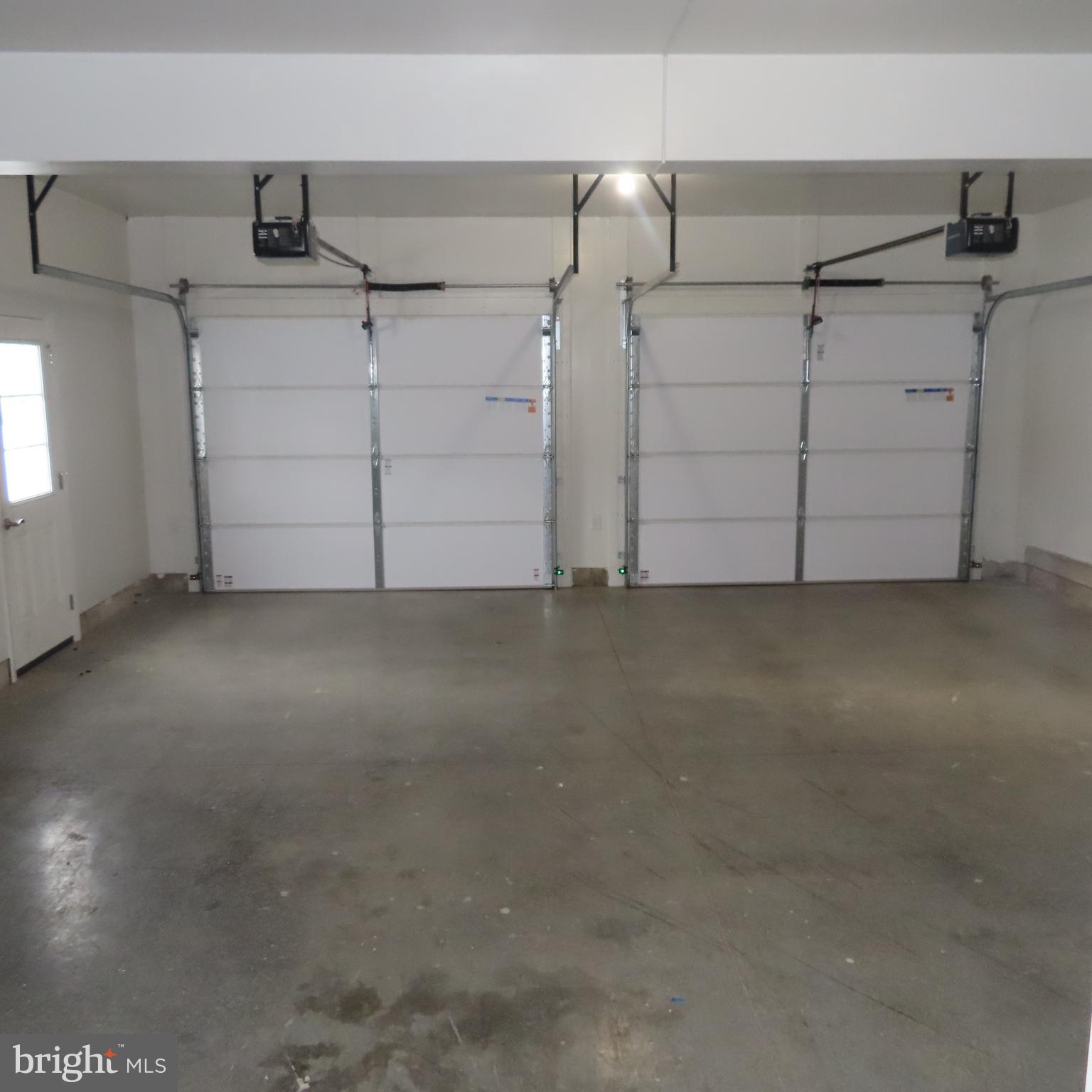 ROLLING ROAD FARM - Residential Lease