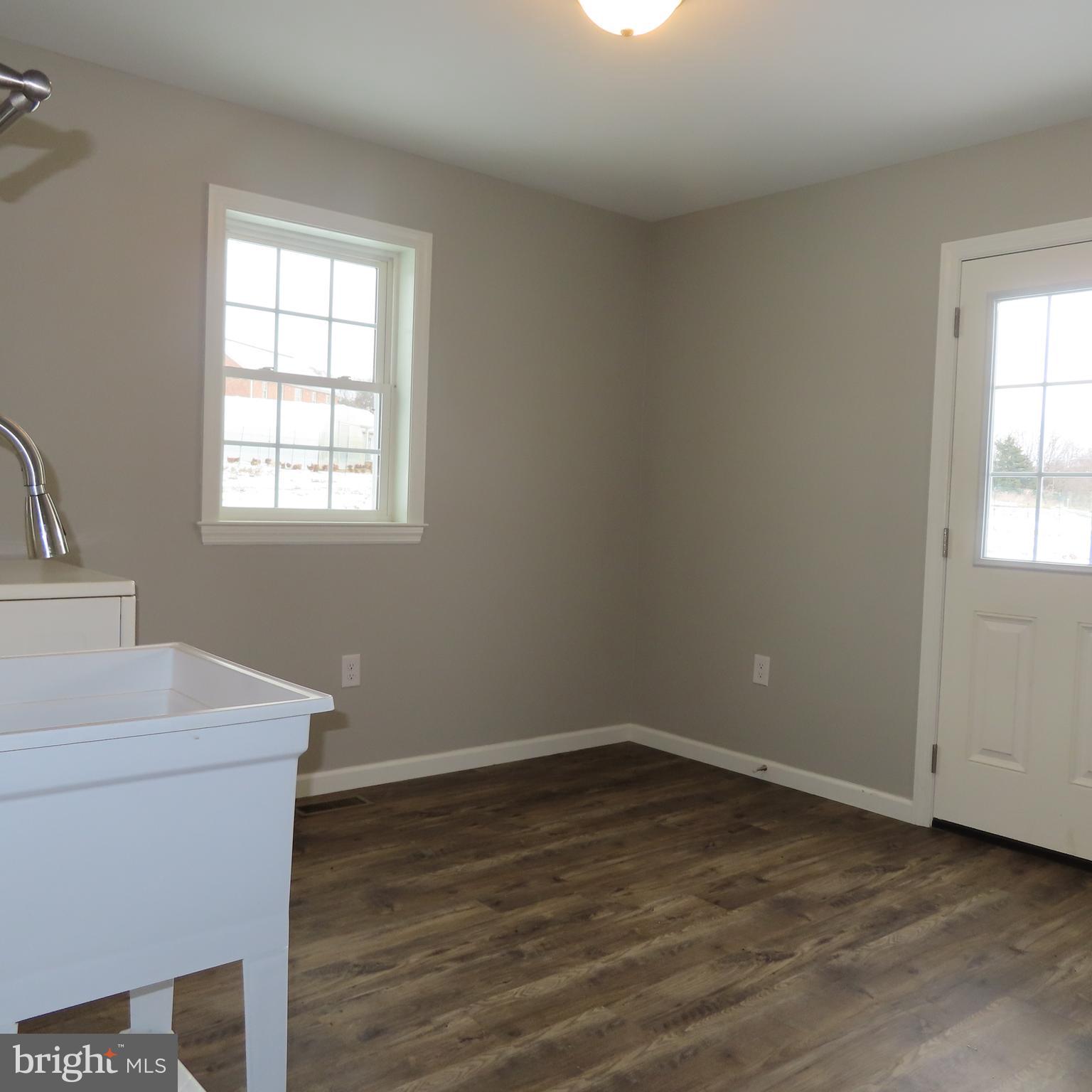 ROLLING ROAD FARM - Residential Lease