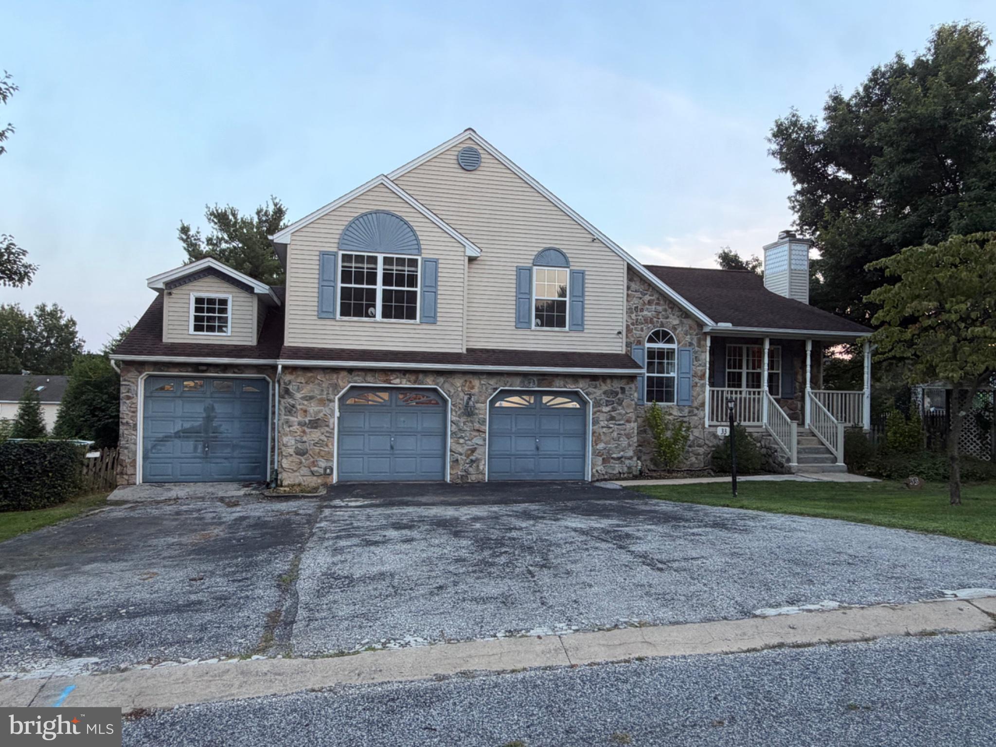 33 BROOK HOLLOW AVENUE