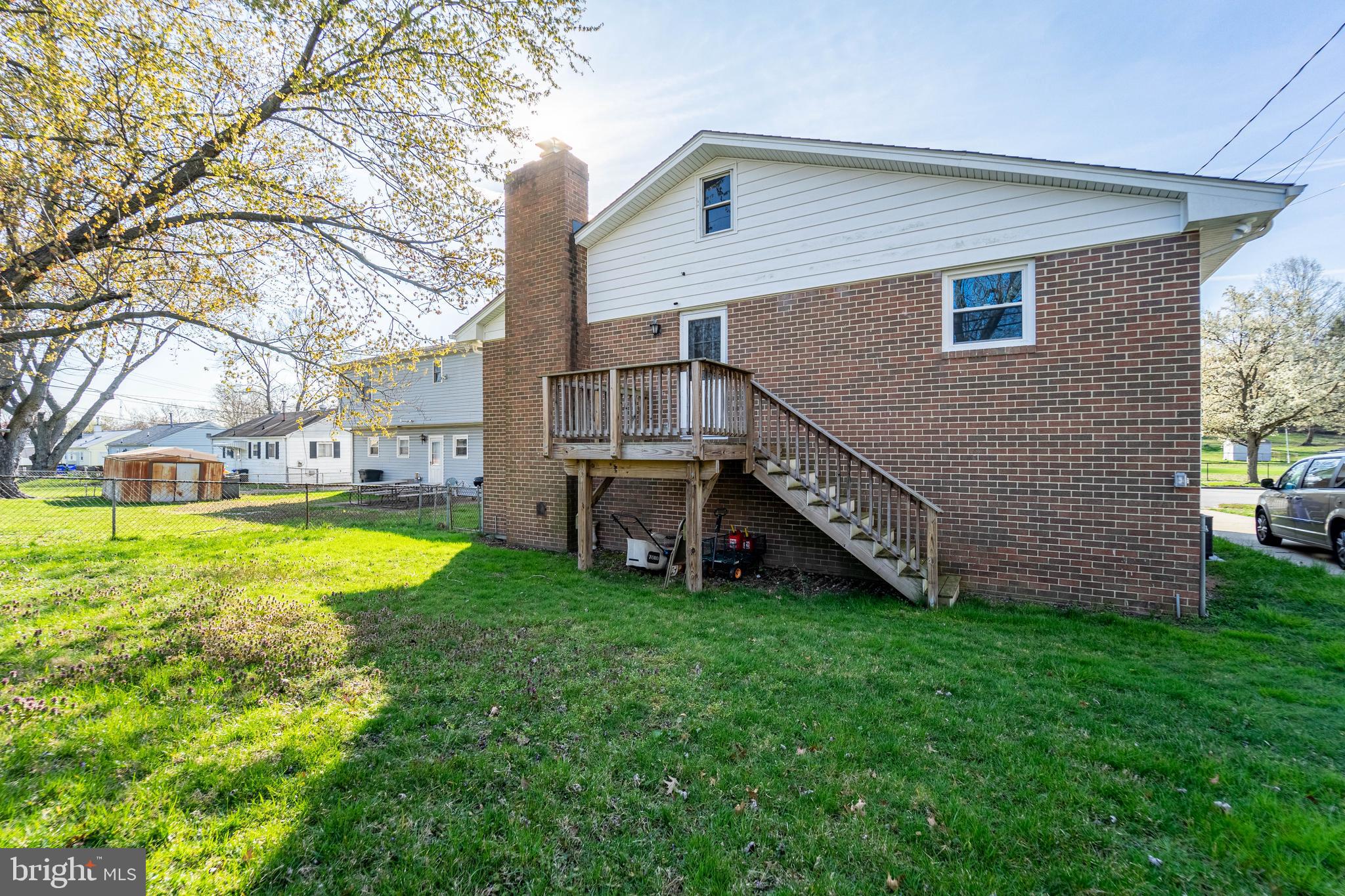 FAIRLAWN - Residential