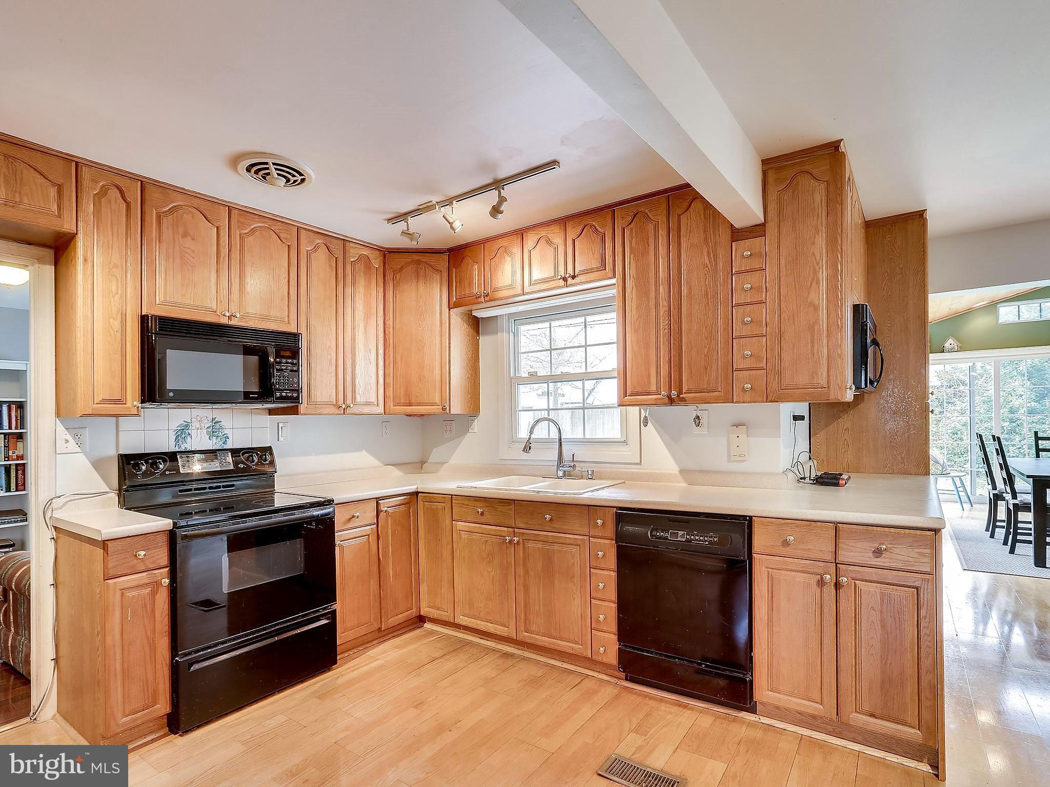 SOMERSET AT BELAIR - Residential