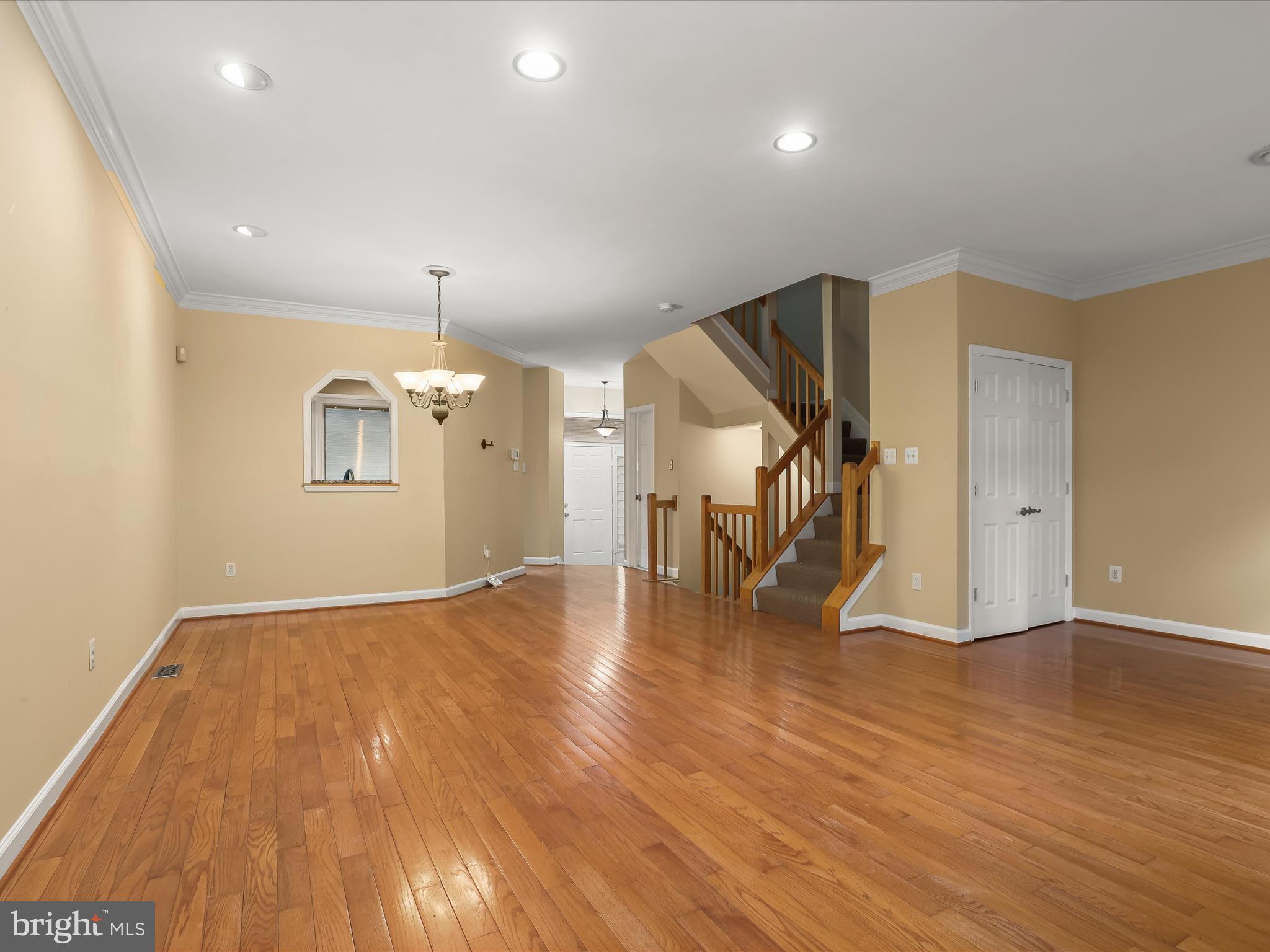 SUMMIT CHASE - Residential