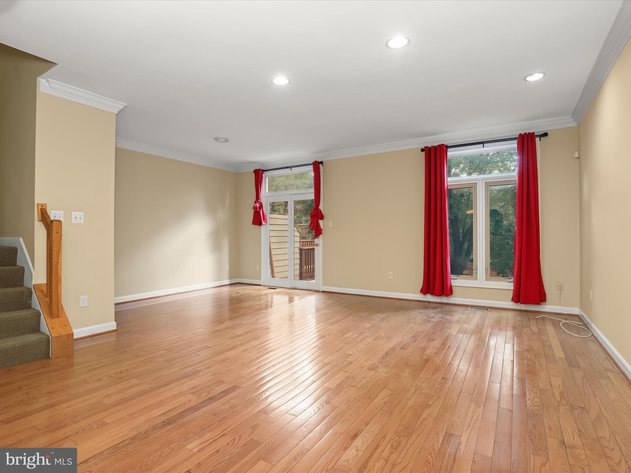 SUMMIT CHASE - Residential