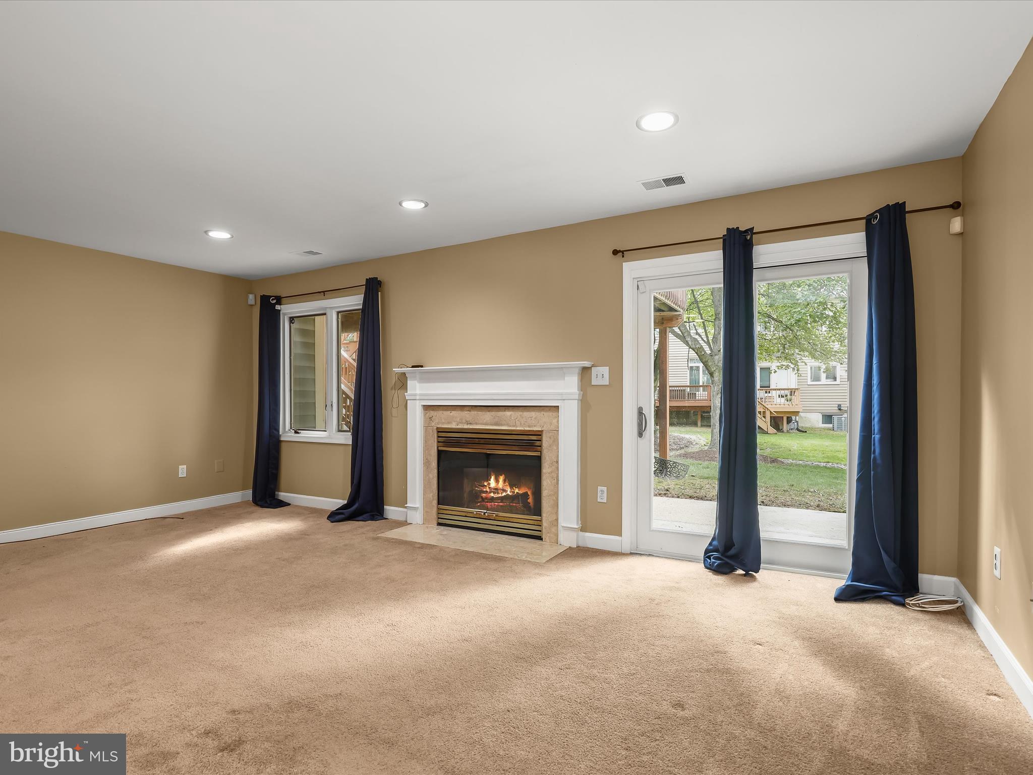 SUMMIT CHASE - Residential