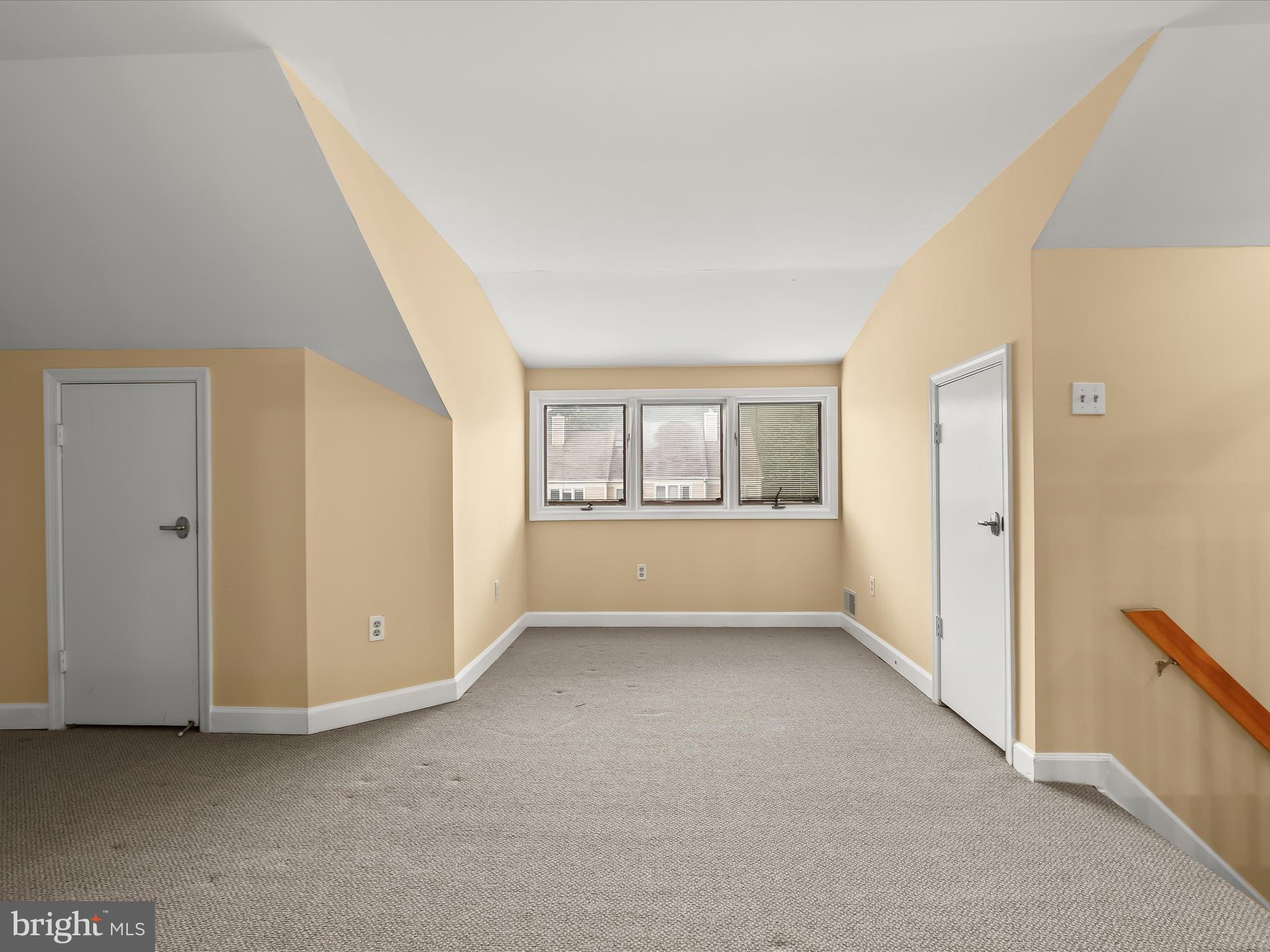 SUMMIT CHASE - Residential