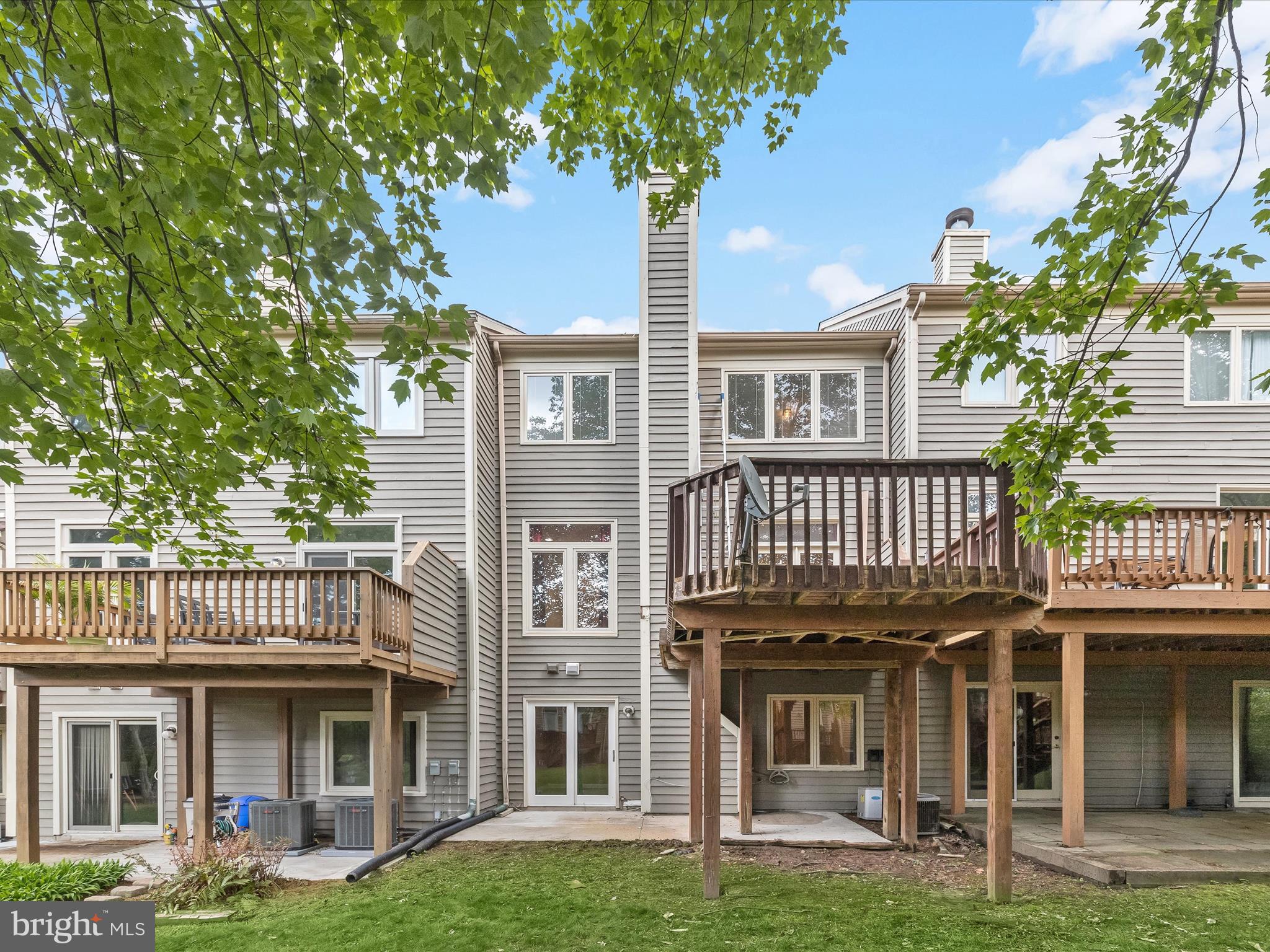 SUMMIT CHASE - Residential