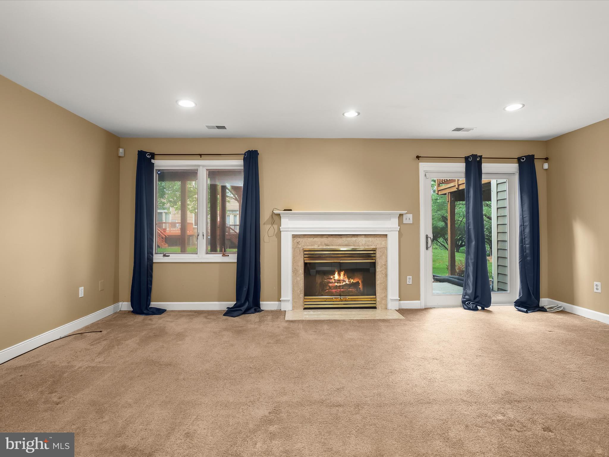 SUMMIT CHASE - Residential