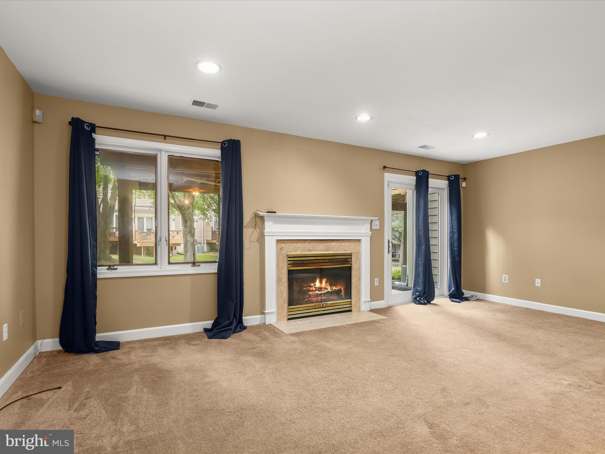 SUMMIT CHASE - Residential