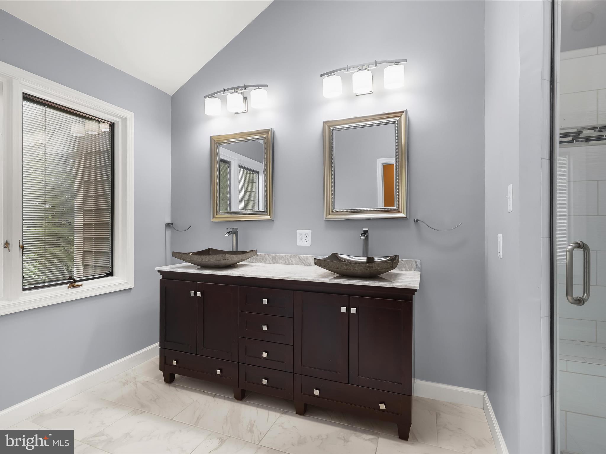 SUMMIT CHASE - Residential