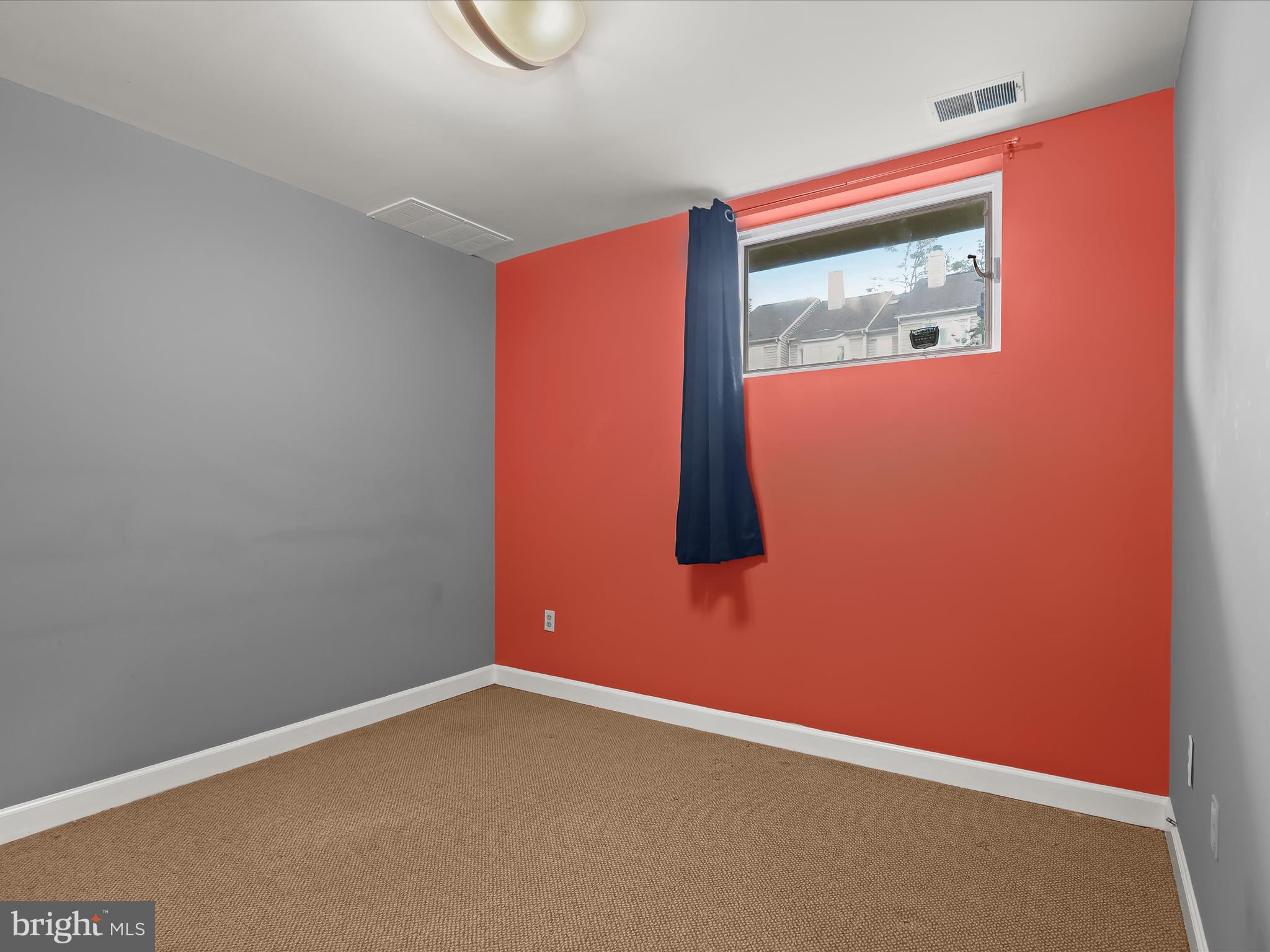 SUMMIT CHASE - Residential