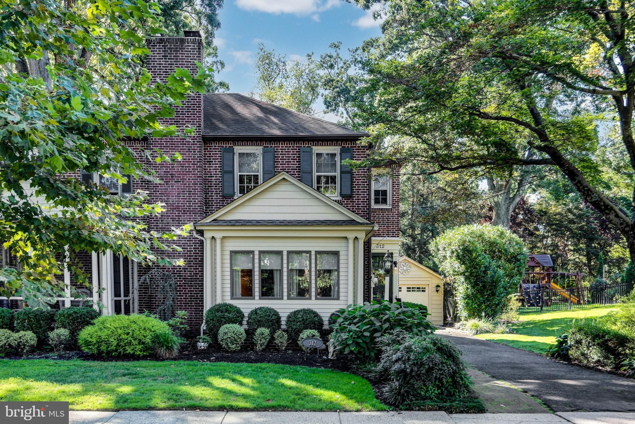 312 WOODLAND AVENUE