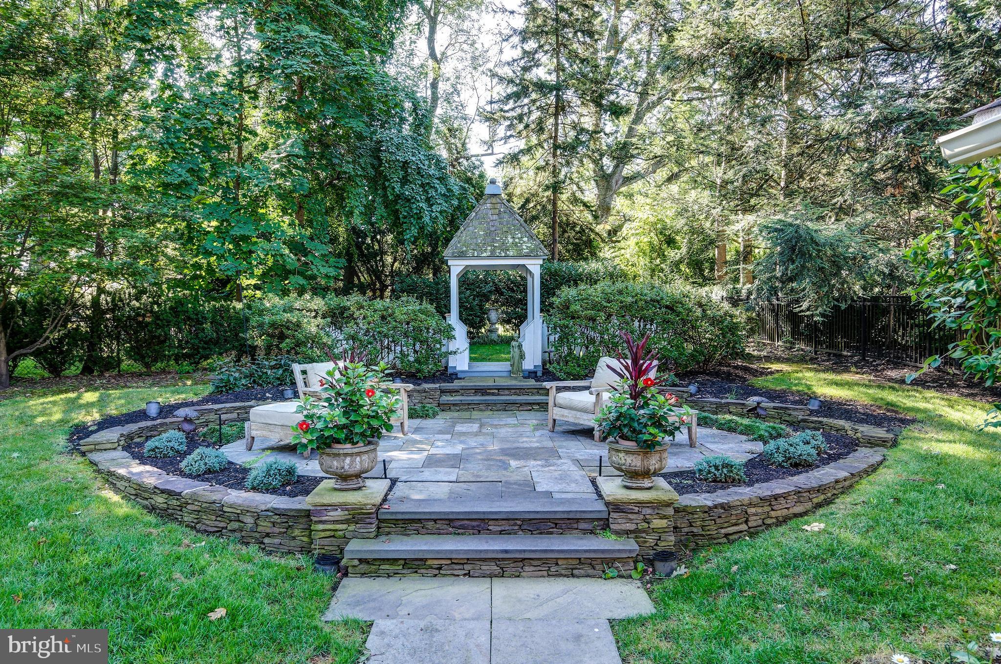 312 WOODLAND AVENUE