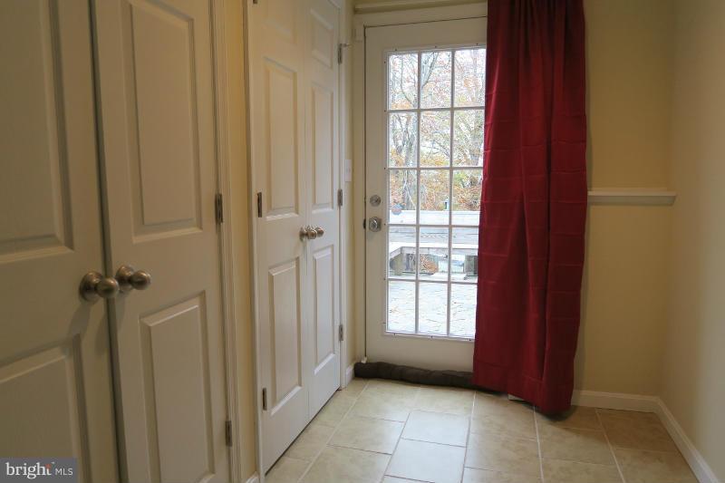 KNOLLS OF DUMFRIES - Residential Lease