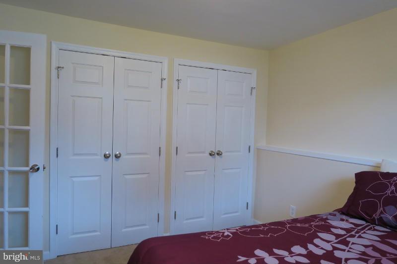 KNOLLS OF DUMFRIES - Residential Lease