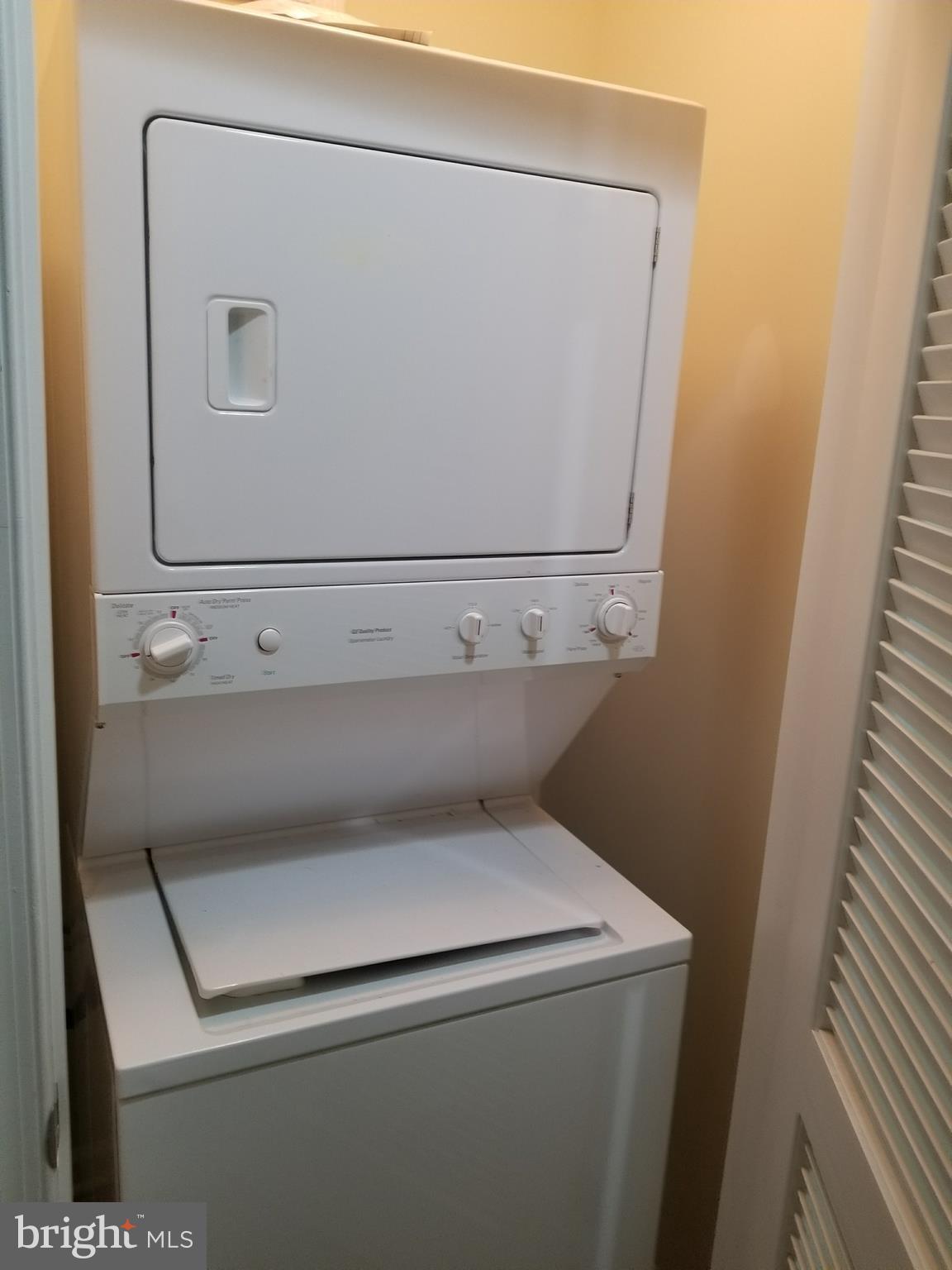 RIVER OAKS - Residential