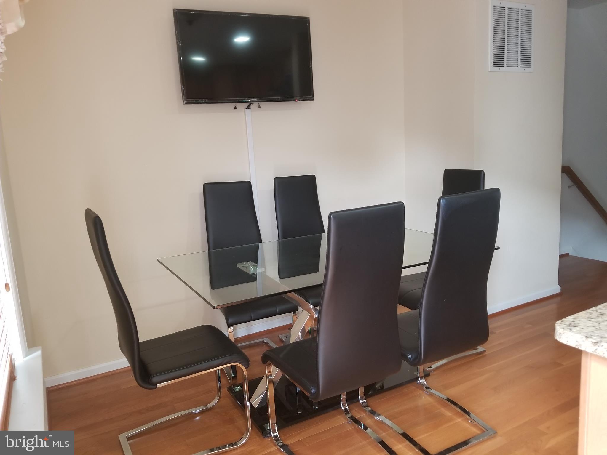 RIVER OAKS - Residential