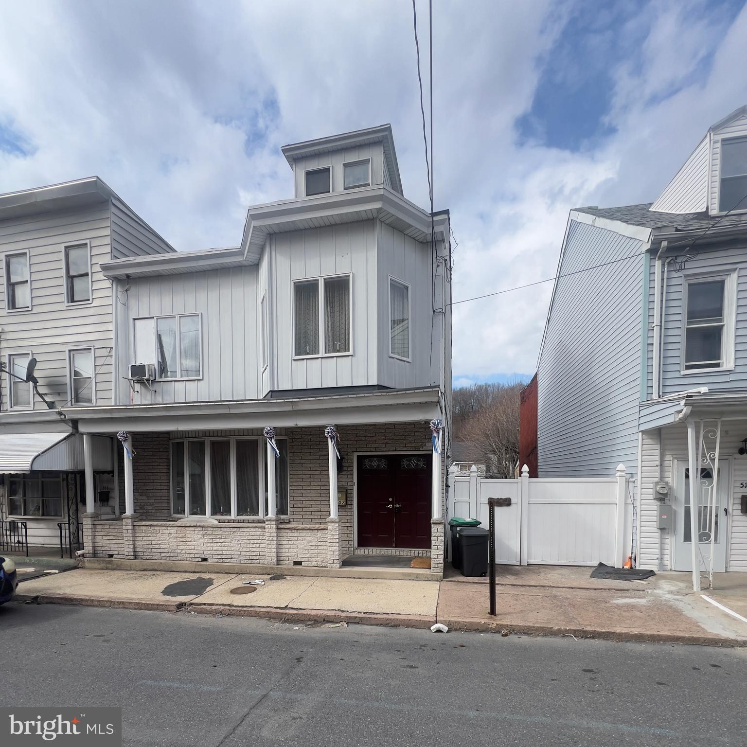 This 4-bedroom, 2-bathroom semi-detached home offers over 3,000 sq. ft. of living space, plus a full unfinished basement for added potential. Featuring a front porch, back and side deck, and a solid structure, this home is ready for your vision. It needs a thorough clean-out but is a fantastic investment opportunity—perfect for a flip, rental, or owner-occupant looking to build equity. Conveniently located between Harrisburg, Allentown, and Wilkes-Barre/Scranton, it's ideal for commuters. Don't miss out on this diamond in the rough!
Note: The sale includes this parcel and 3 adjacent parcels:
507 E Pine (Tax ID: 48-05-0232)
E Pine (Tax ID: 48-05-0236)
504 E Market (Tax ID: 48-05-0233)
E Market (Tax ID: 48-05-0234)