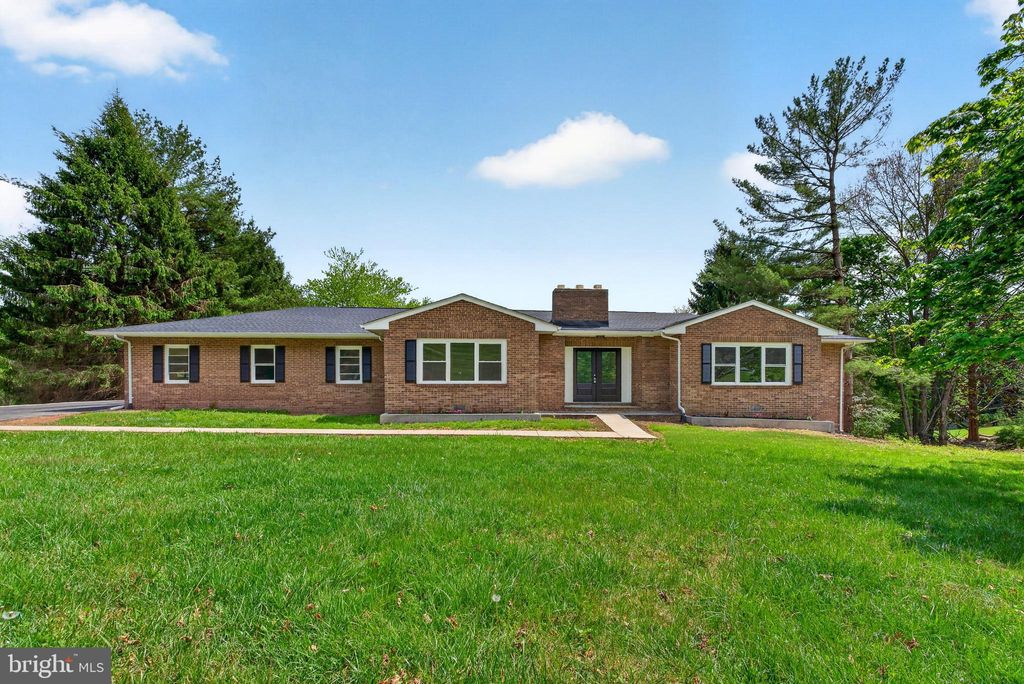 Photo of 6505 Carrie Lynn Ct, MOUNT AIRY, MD 21771 (MLS # MDFR2080986)