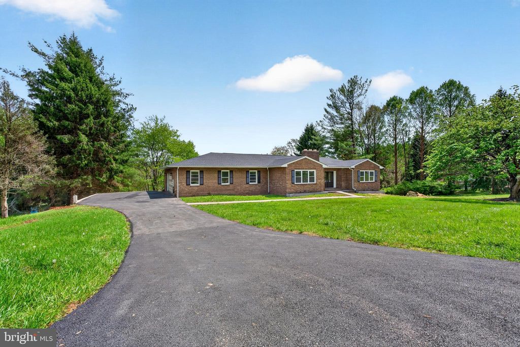 Photo of 6505 Carrie Lynn Ct, MOUNT AIRY, MD 21771 (MLS # MDFR2080986)