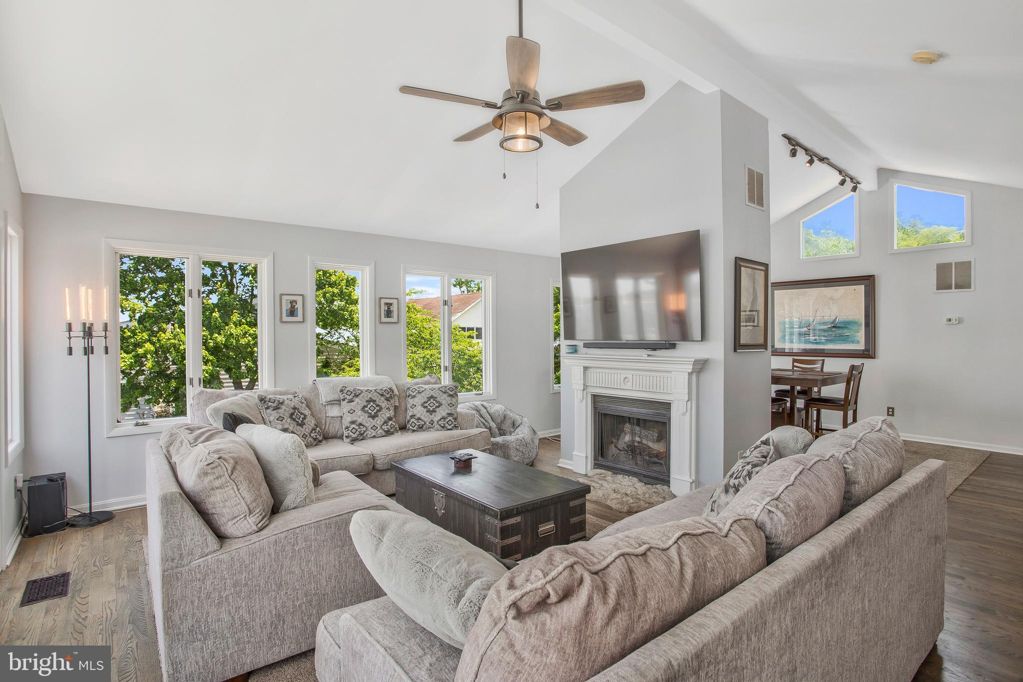 ARUNDEL ON THE BAY - Residential