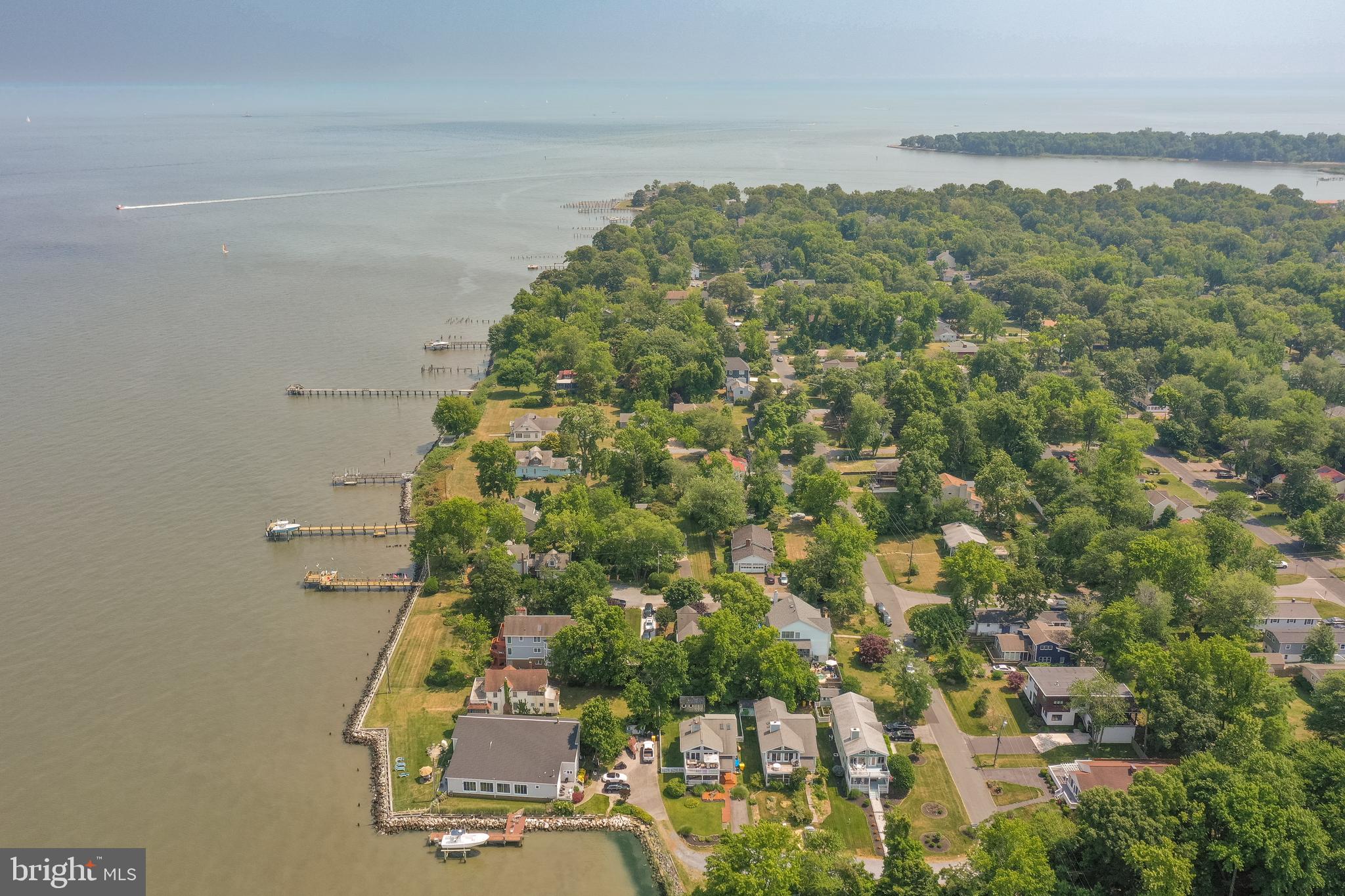 ARUNDEL ON THE BAY - Residential
