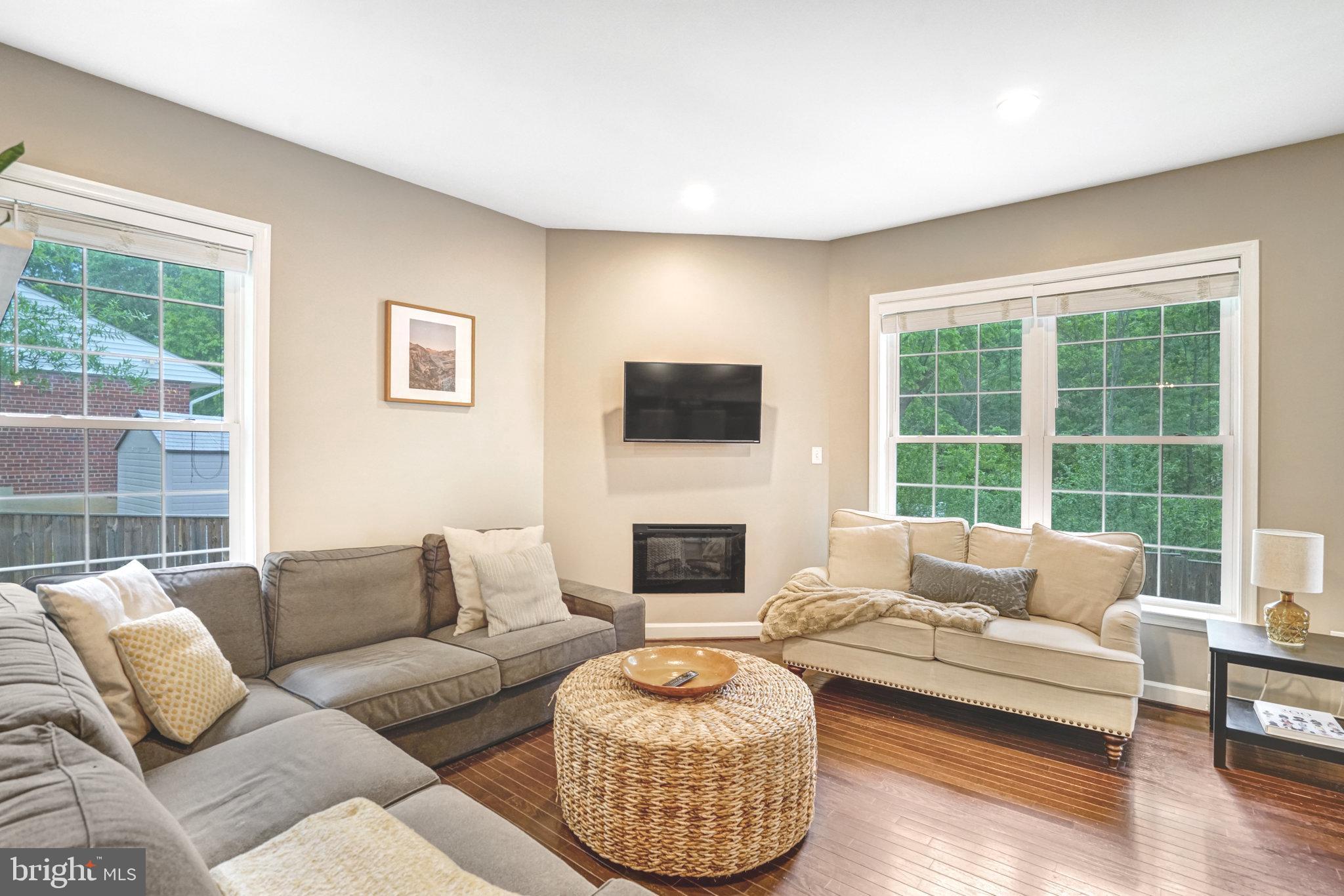 BURGUNDY FARM - Residential