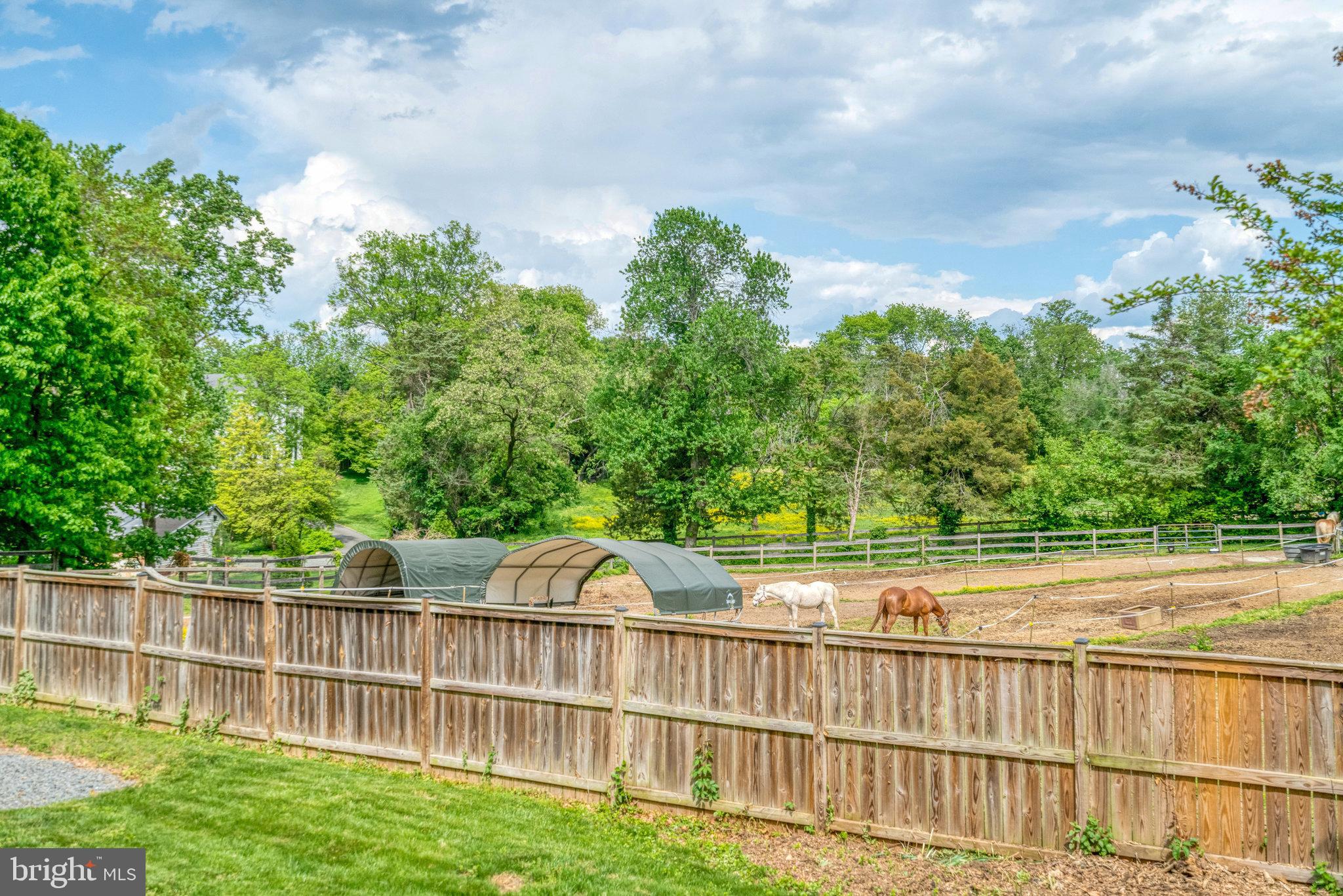 BURGUNDY FARM - Residential