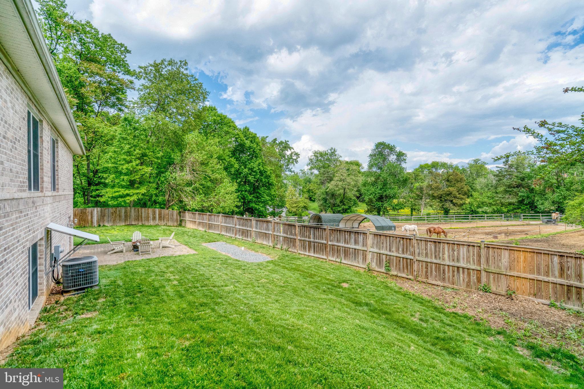 BURGUNDY FARM - Residential