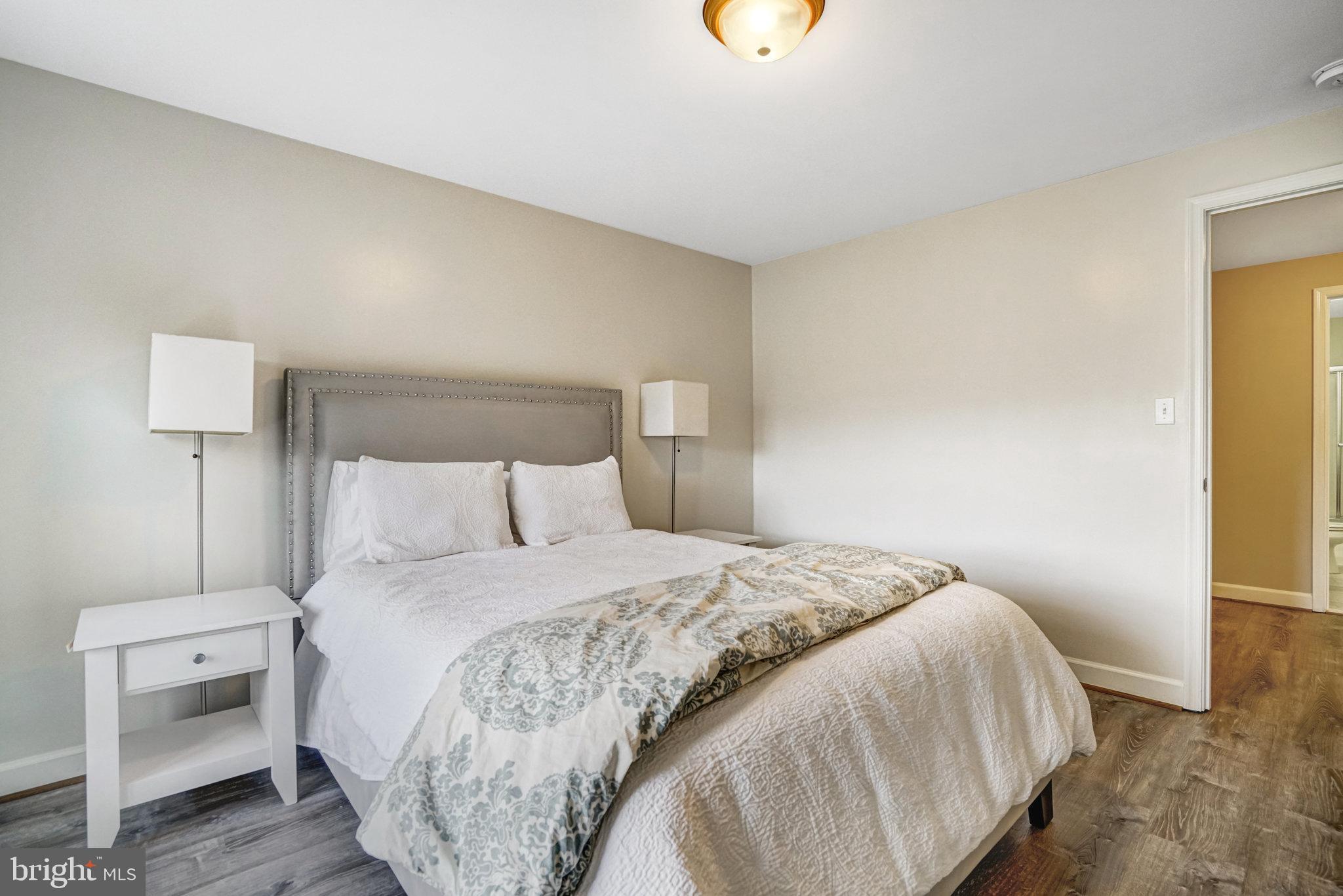 BURGUNDY FARM - Residential