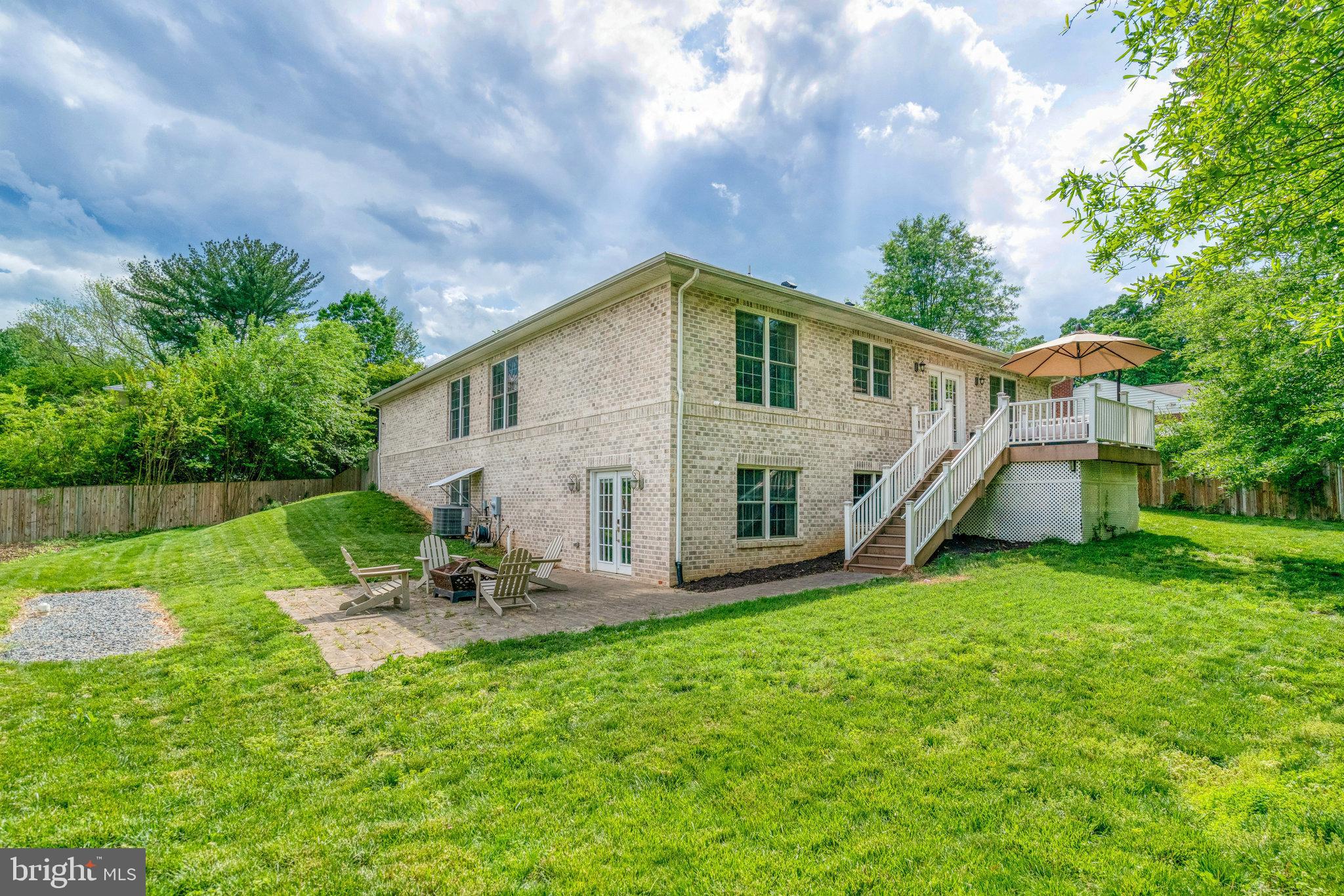 BURGUNDY FARM - Residential
