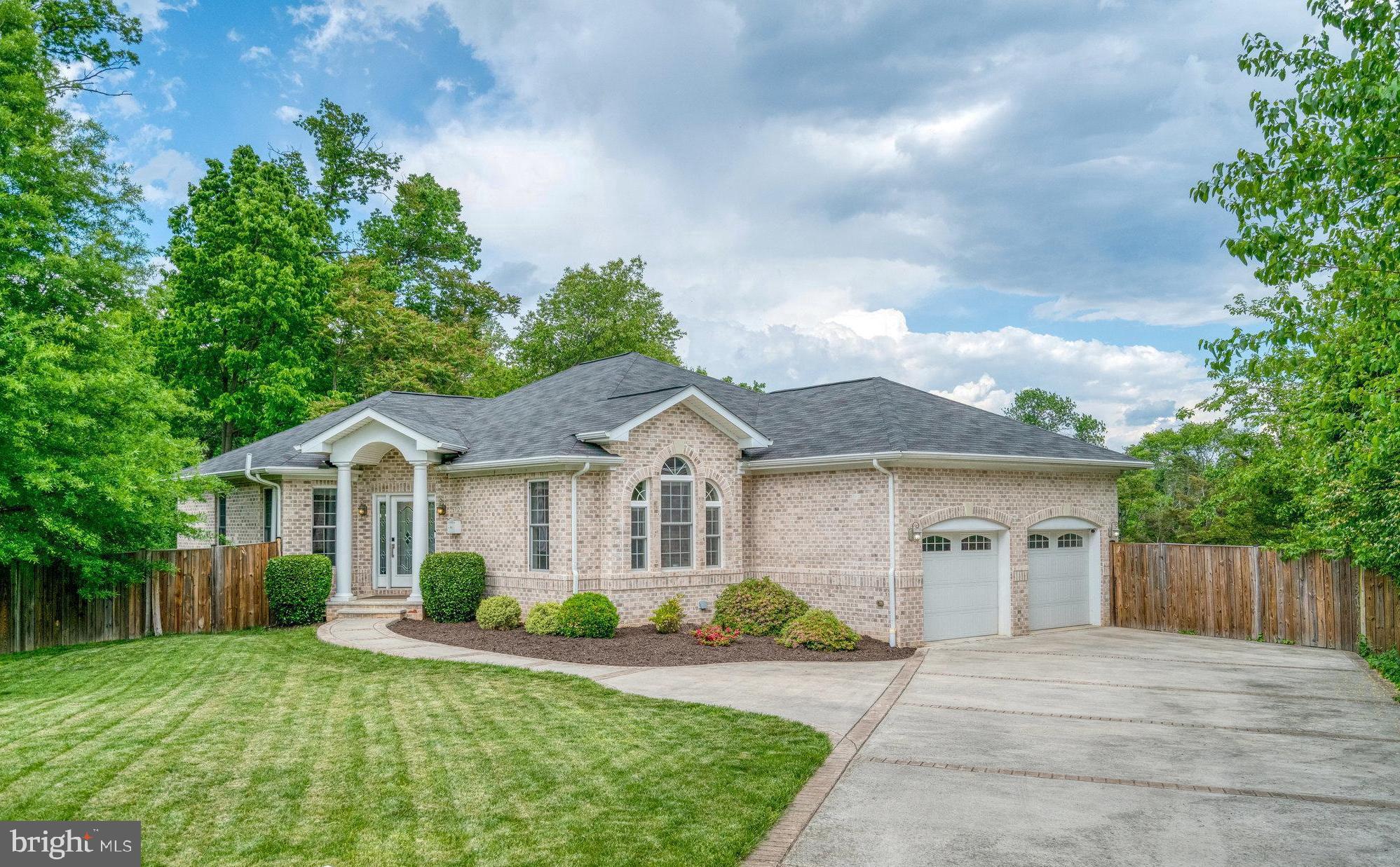 BURGUNDY FARM - Residential