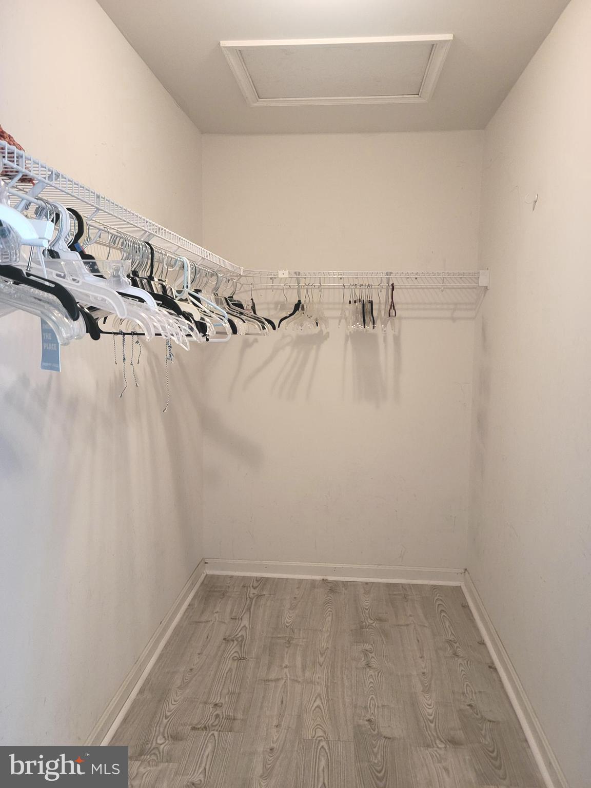 MILLS FARM - Residential