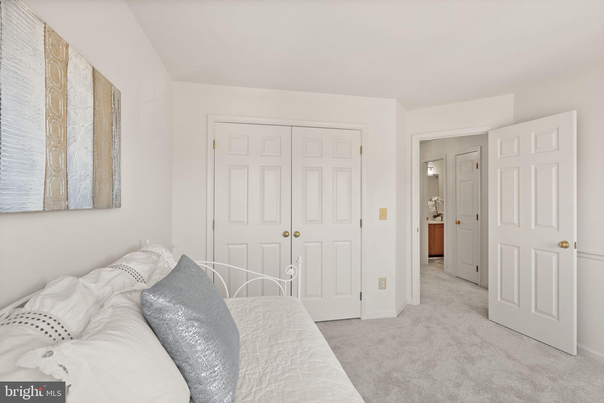 VIRGINIA CENTER - Residential