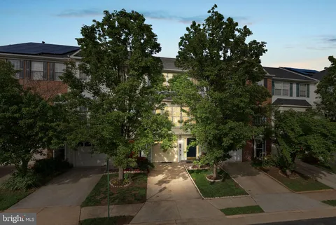 2505 Wheat Meadow Court, Herndon, VA MLS: VAFX2238746