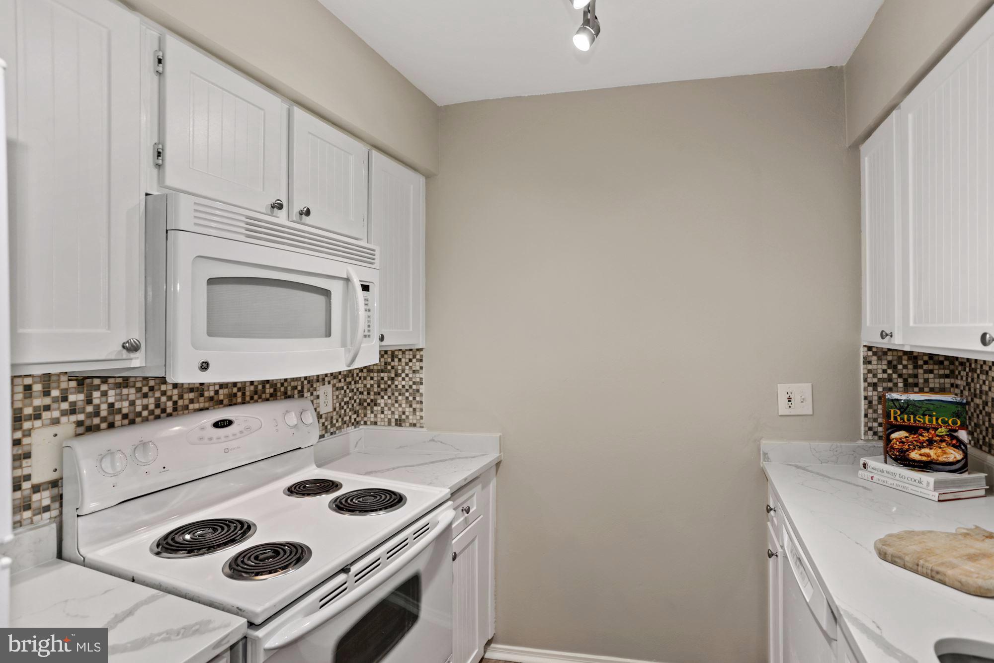 POINTE AT PARK CENTER - Residential