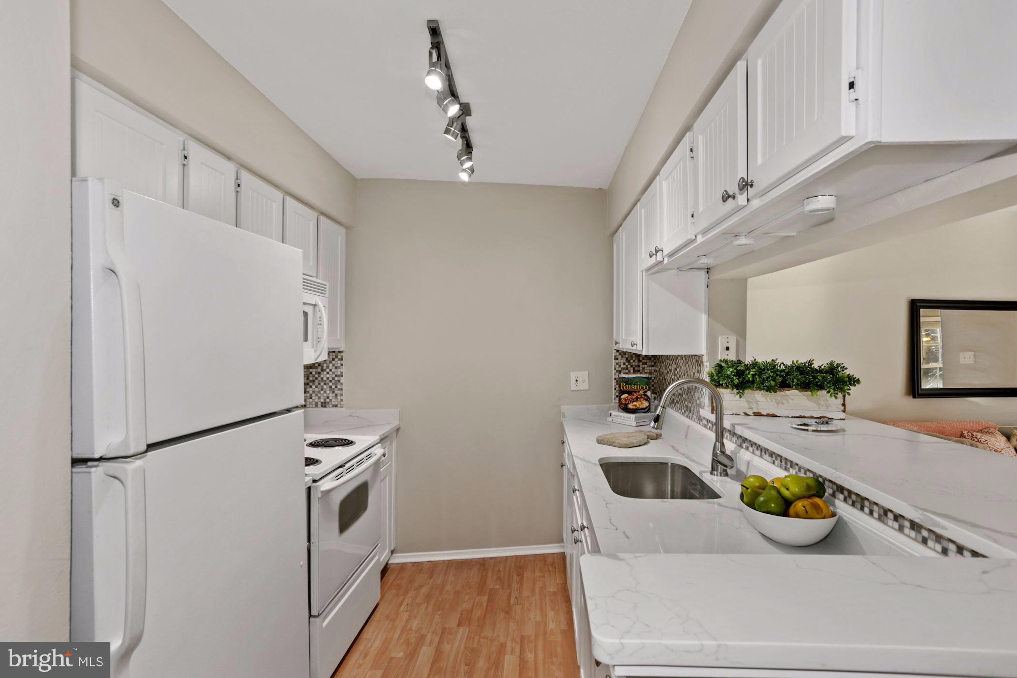 POINTE AT PARK CENTER - Residential