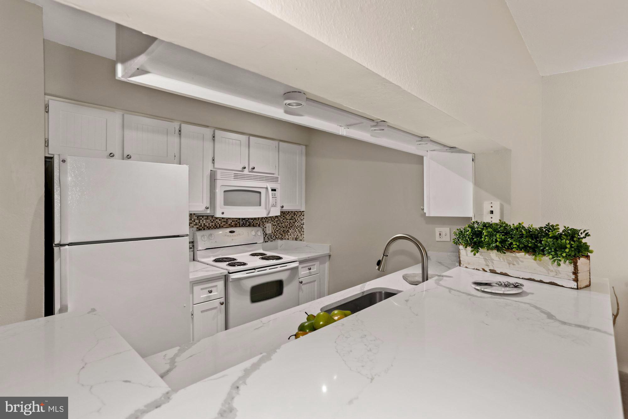 POINTE AT PARK CENTER - Residential