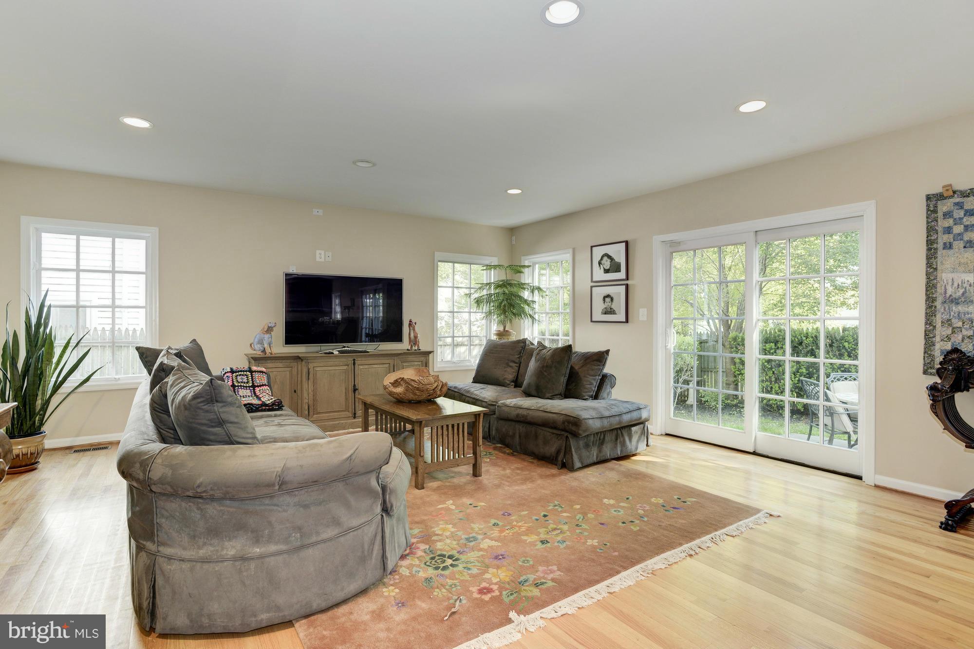 CHEVY CHASE - Residential