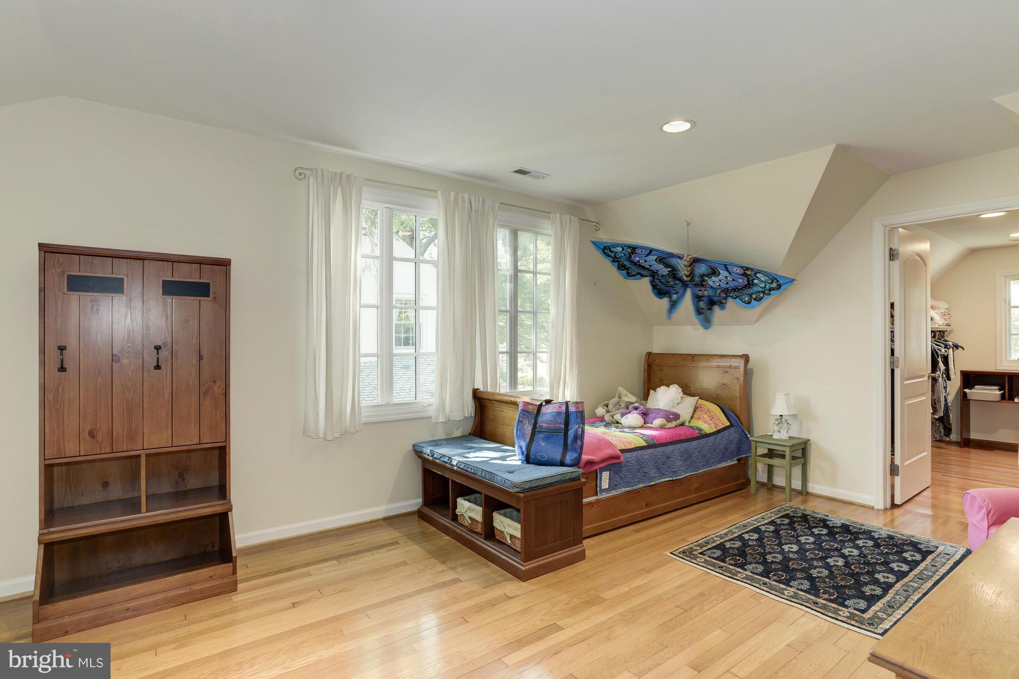 CHEVY CHASE - Residential