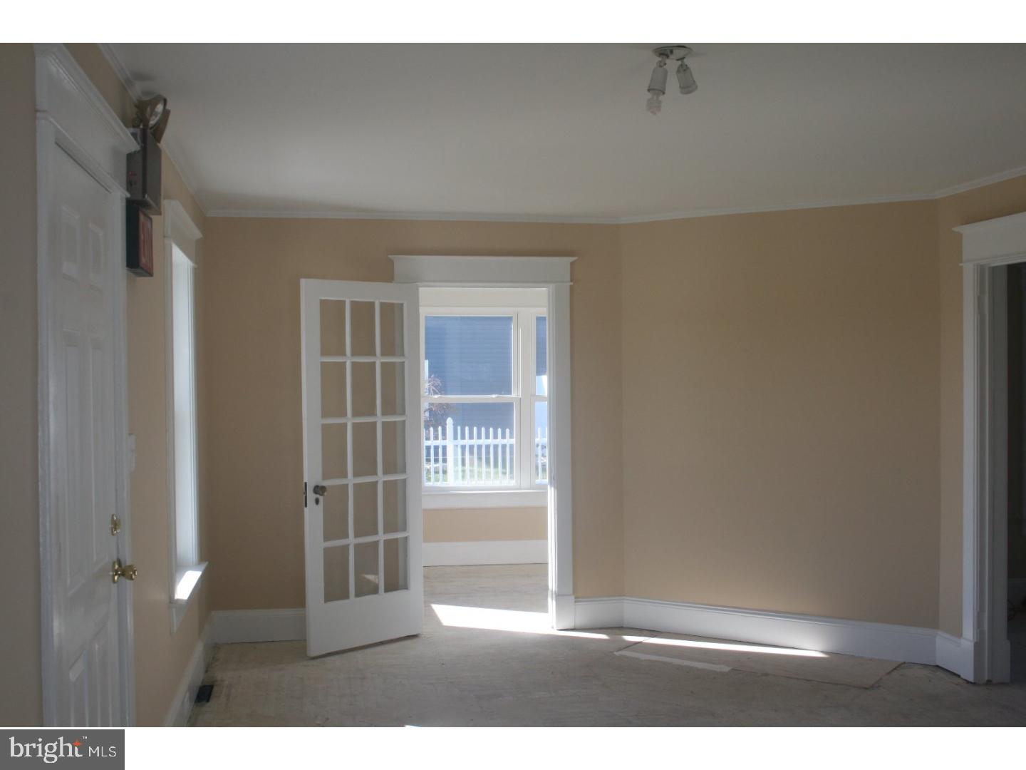 1147 S GOVERNORS AVENUE