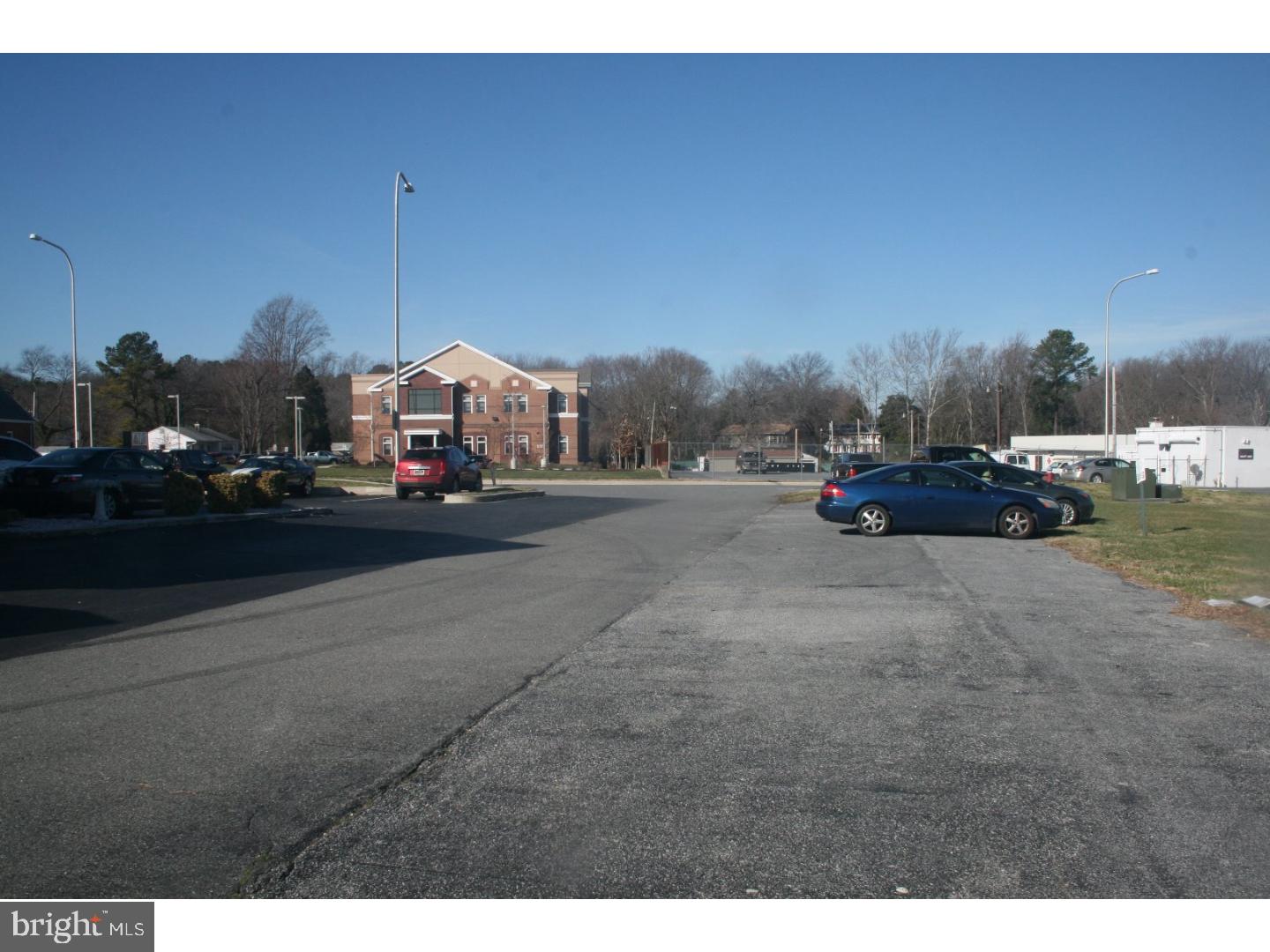 1147 S GOVERNORS AVENUE