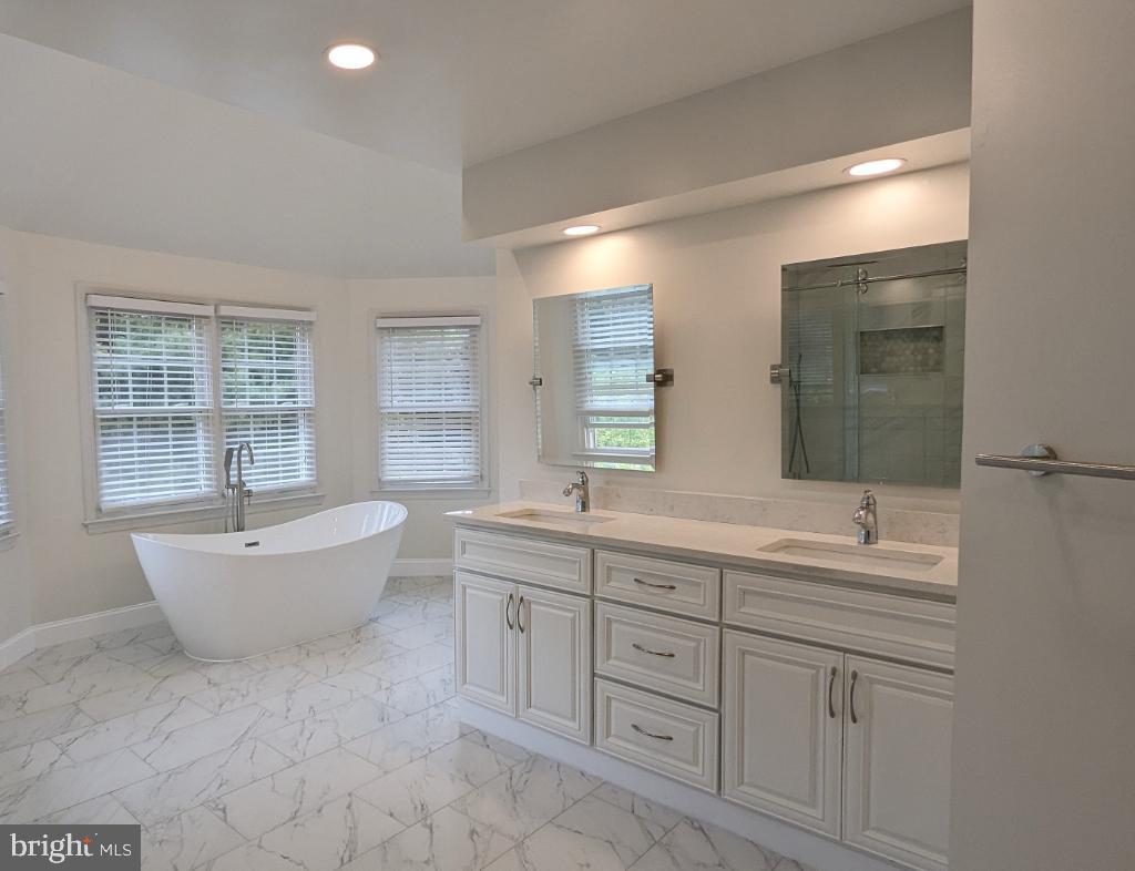 MIDDLETON TWO - Residential Lease