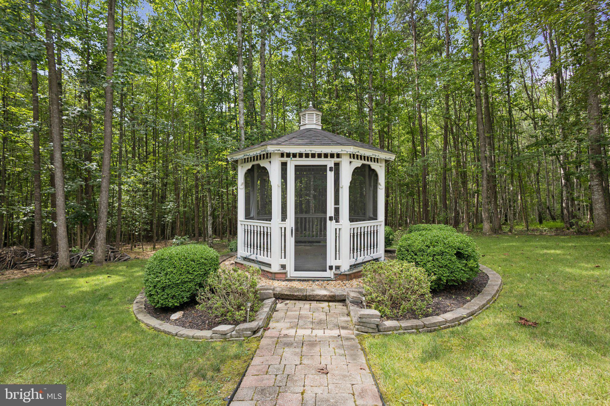 MAGNOLIA WOODS - Residential