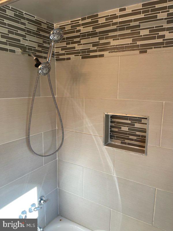 ESSEX - Residential Lease