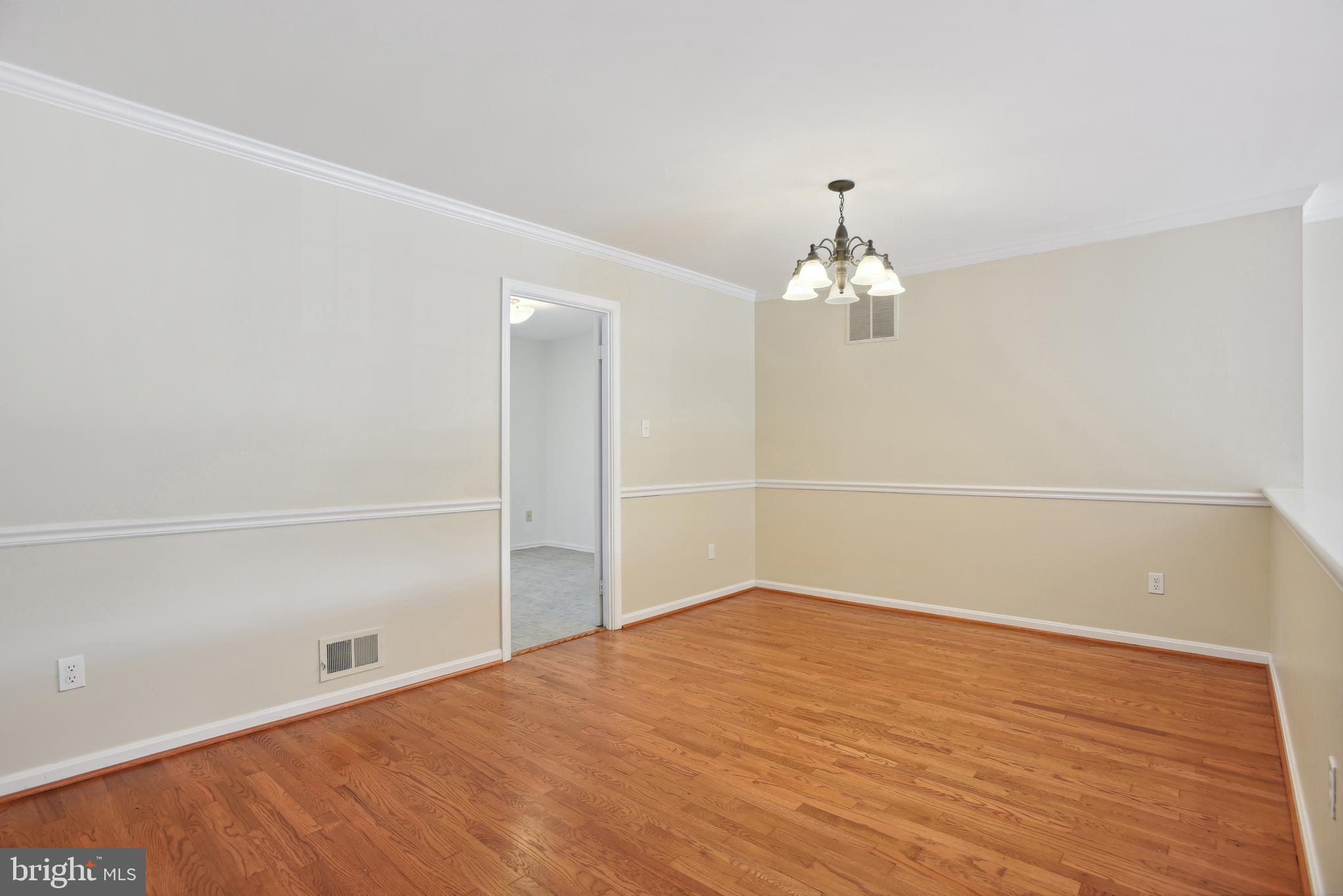 MIRROR RIDGE - Residential