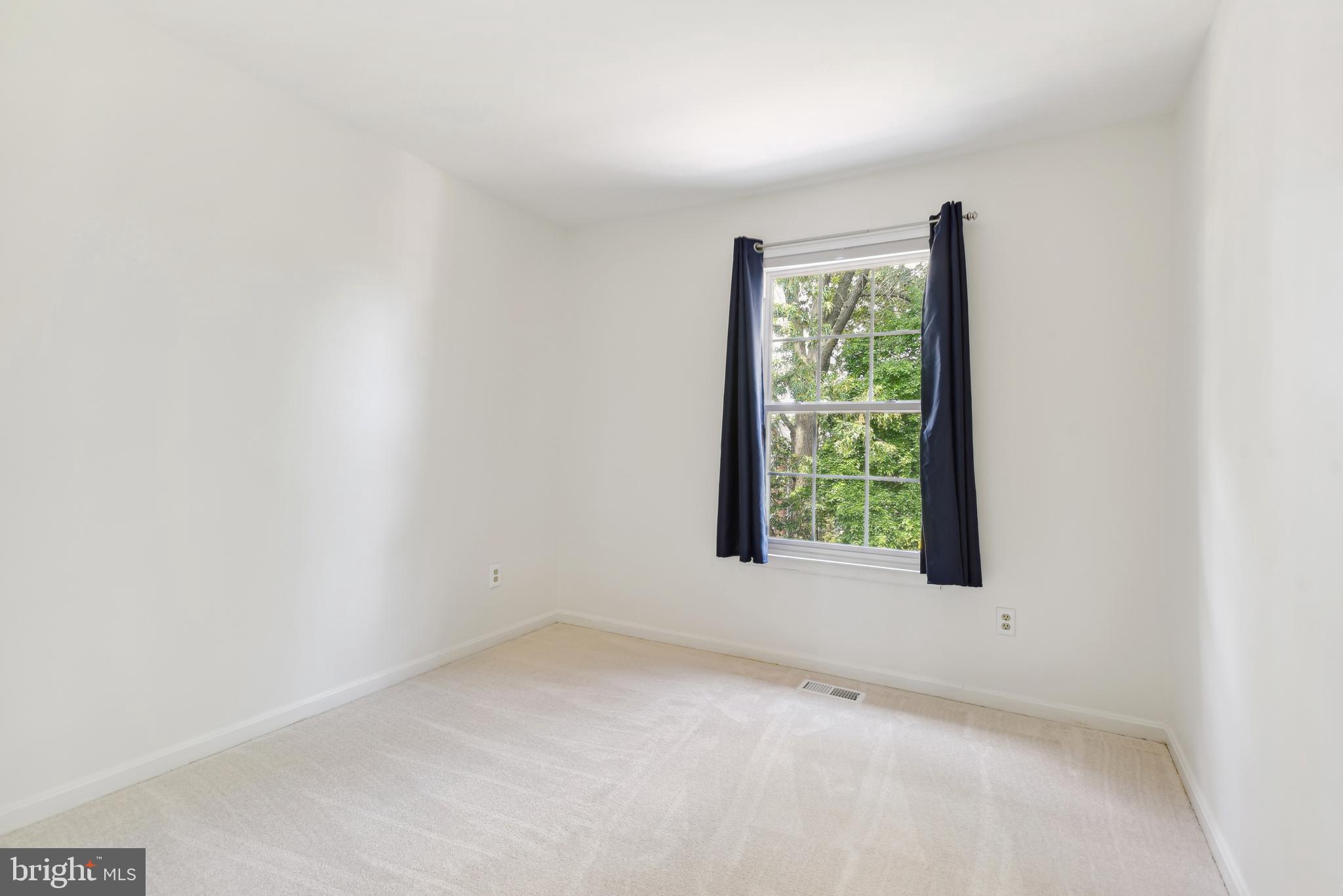 MIRROR RIDGE - Residential